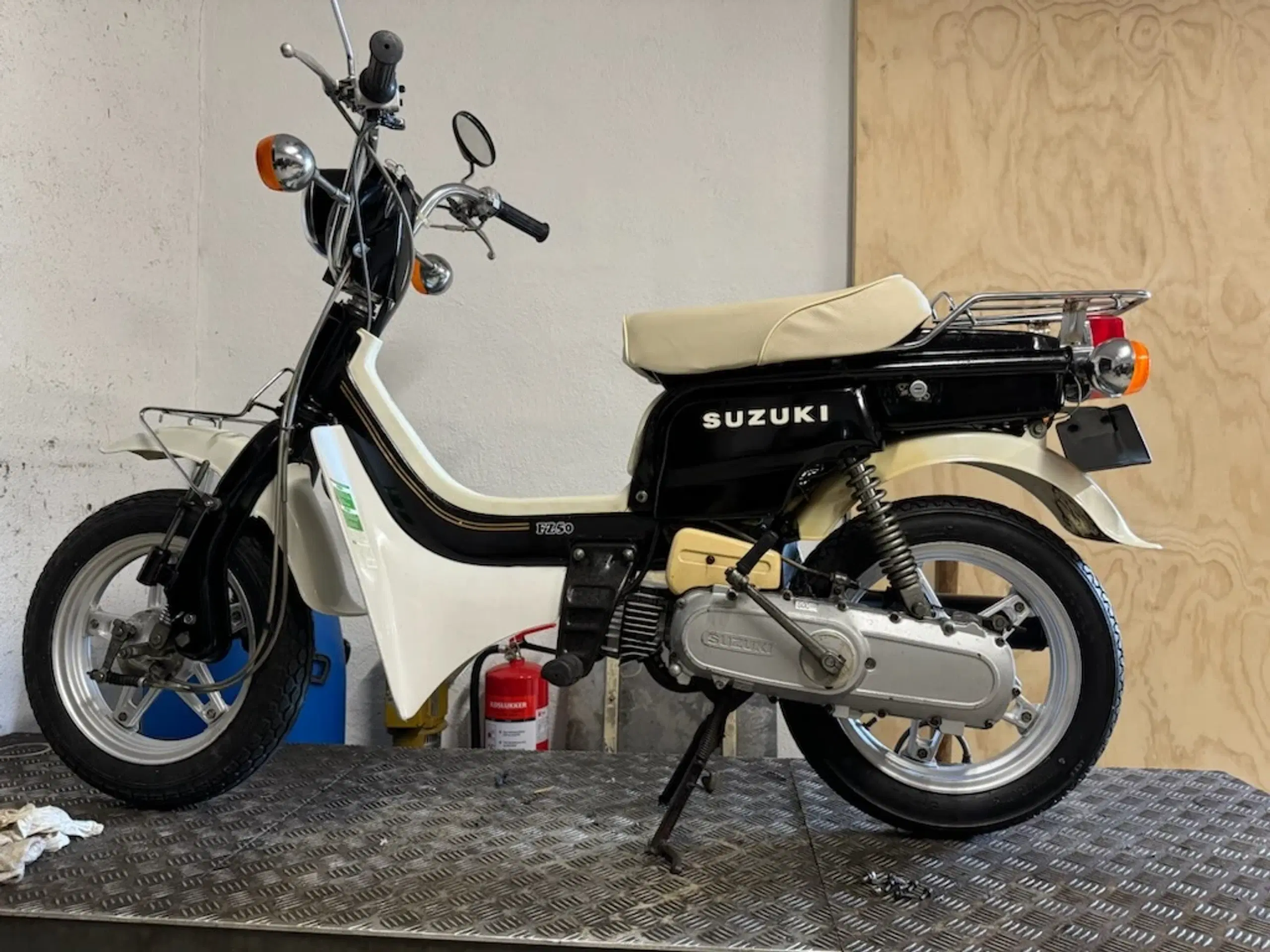 Suzuki fz50