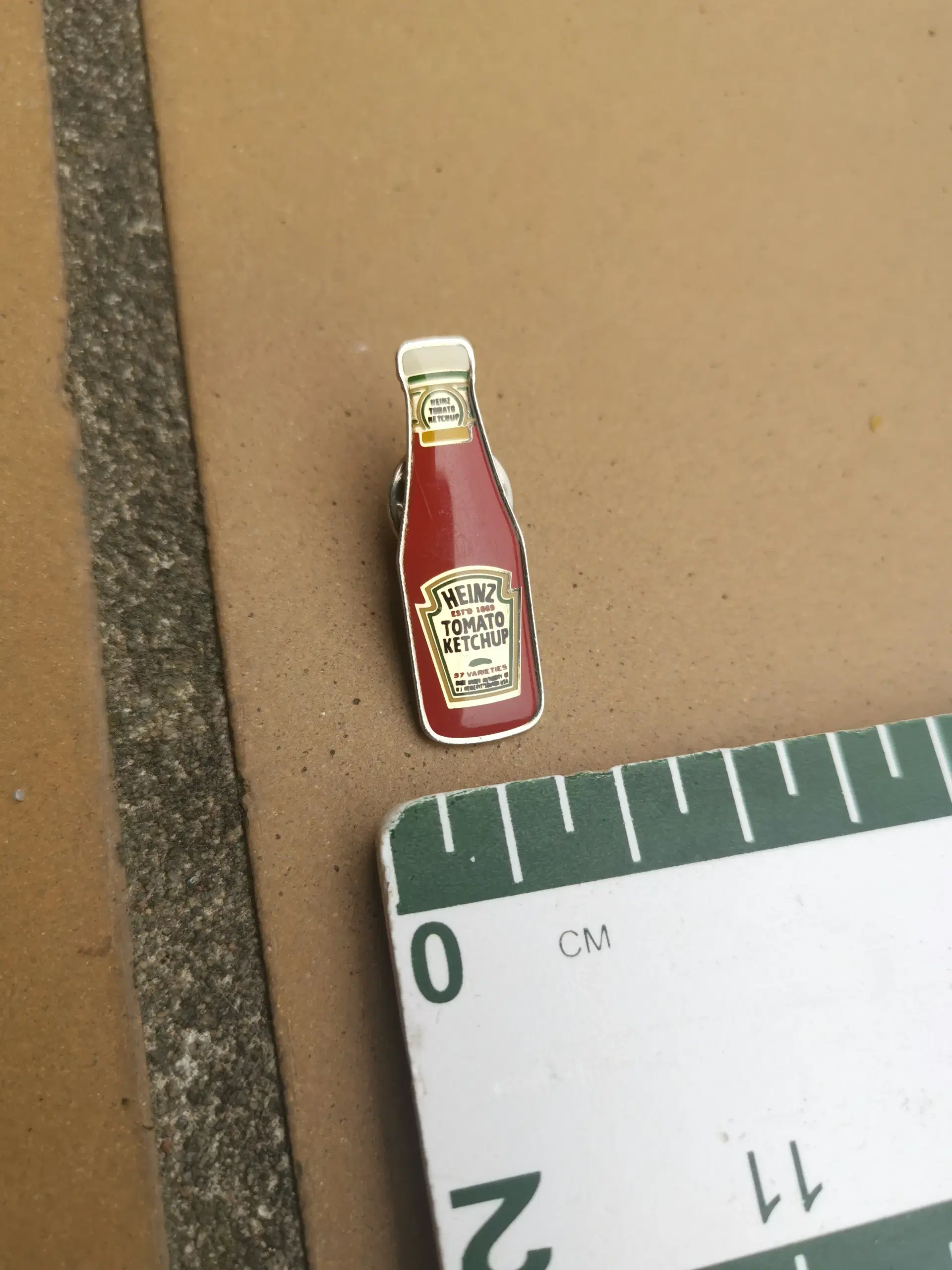 Heintz Tomato Ketchup Pin Tomat Ketchup