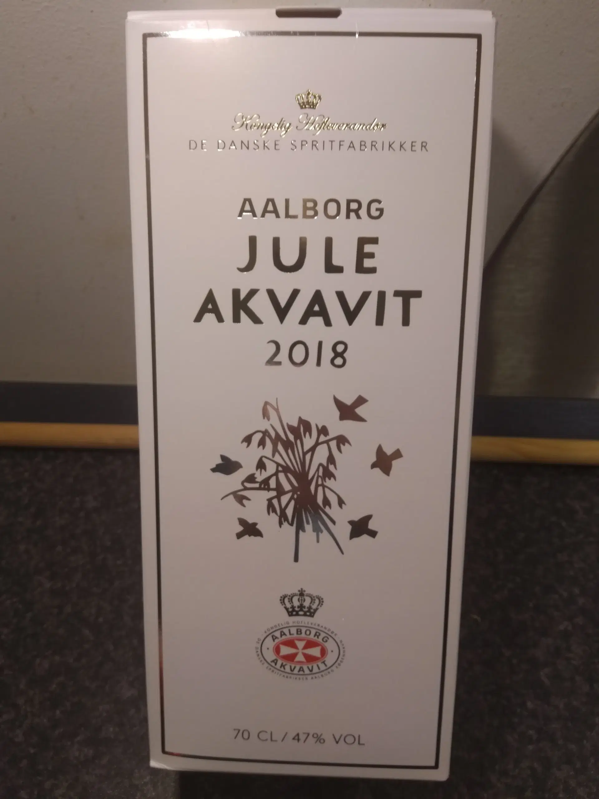 Tom flaske  æske til juleakvavit 2018