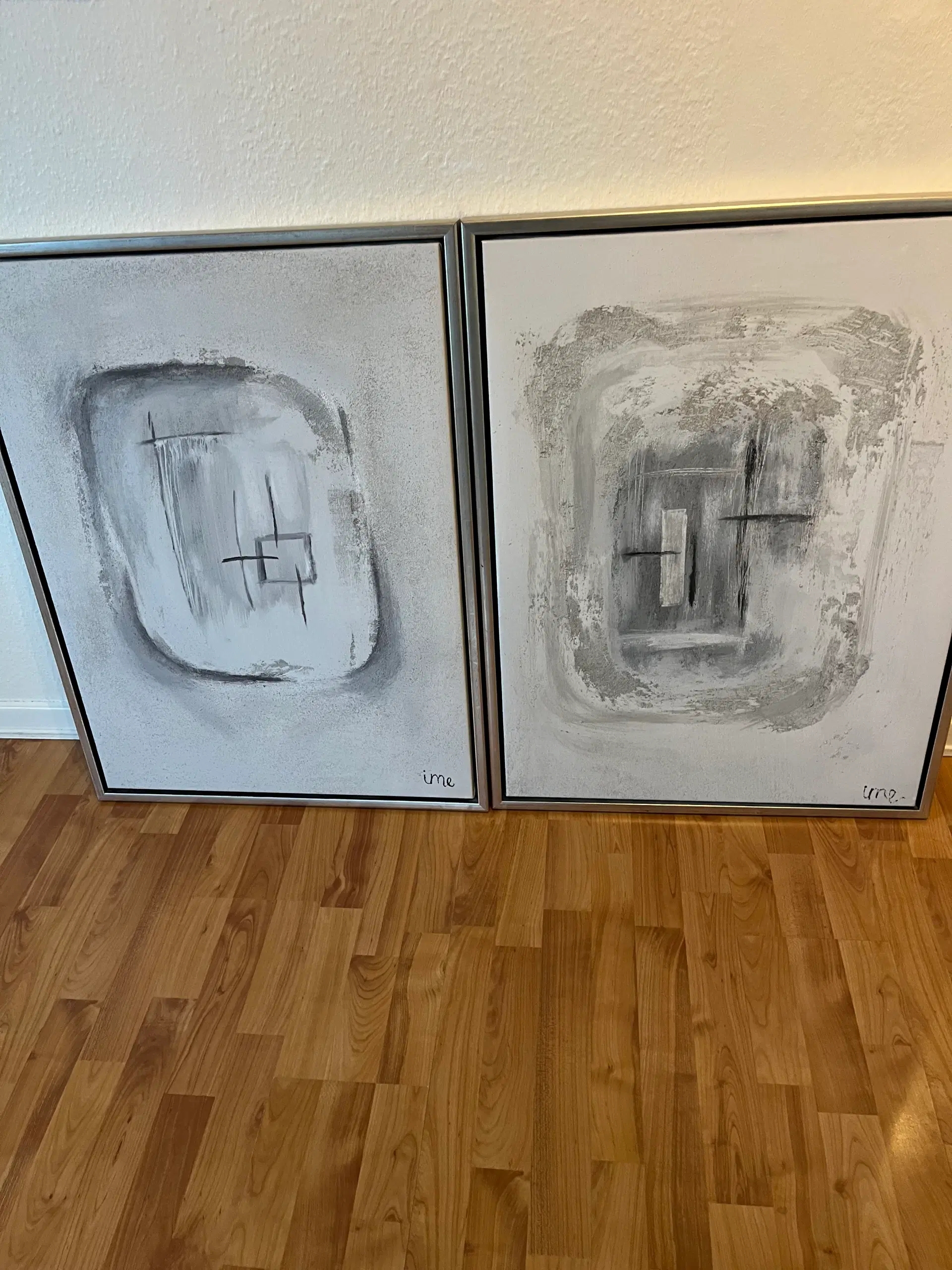 2 billeder til væggen 85 x 65 cm