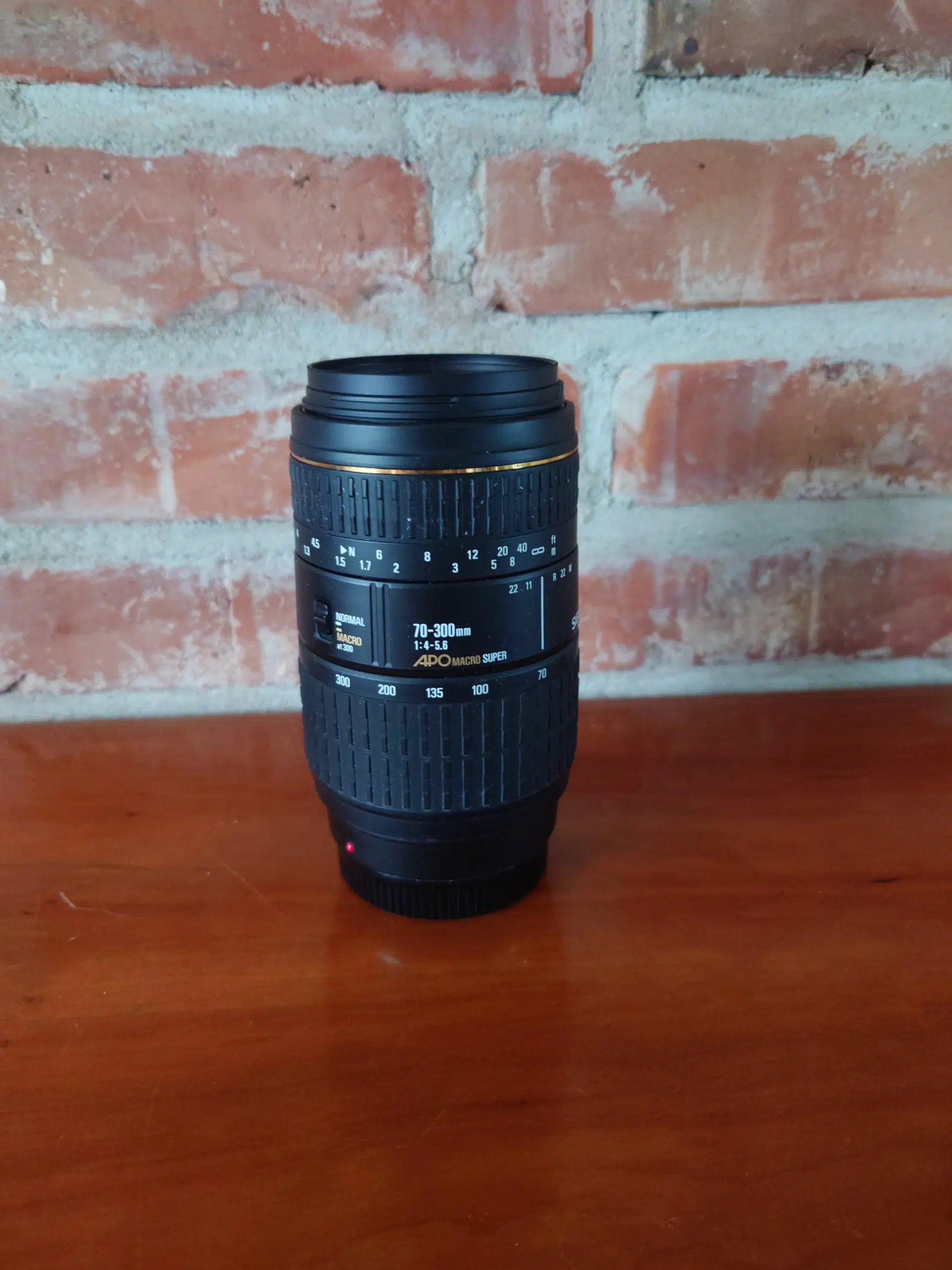 Sigma 70-300mm f 4-56 APO Macro til Sony A-mount