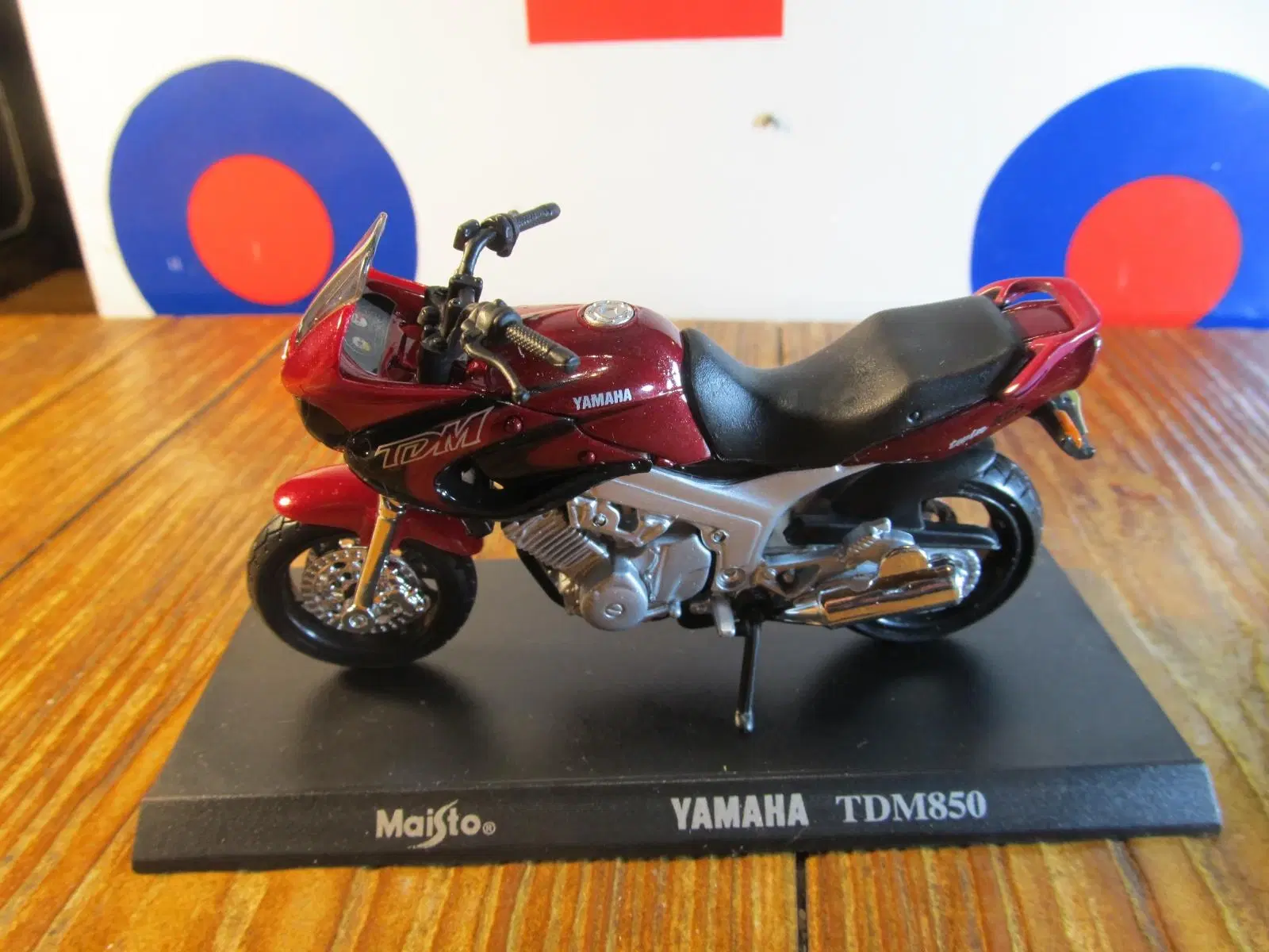 Modelmotorcykel skala 1:18