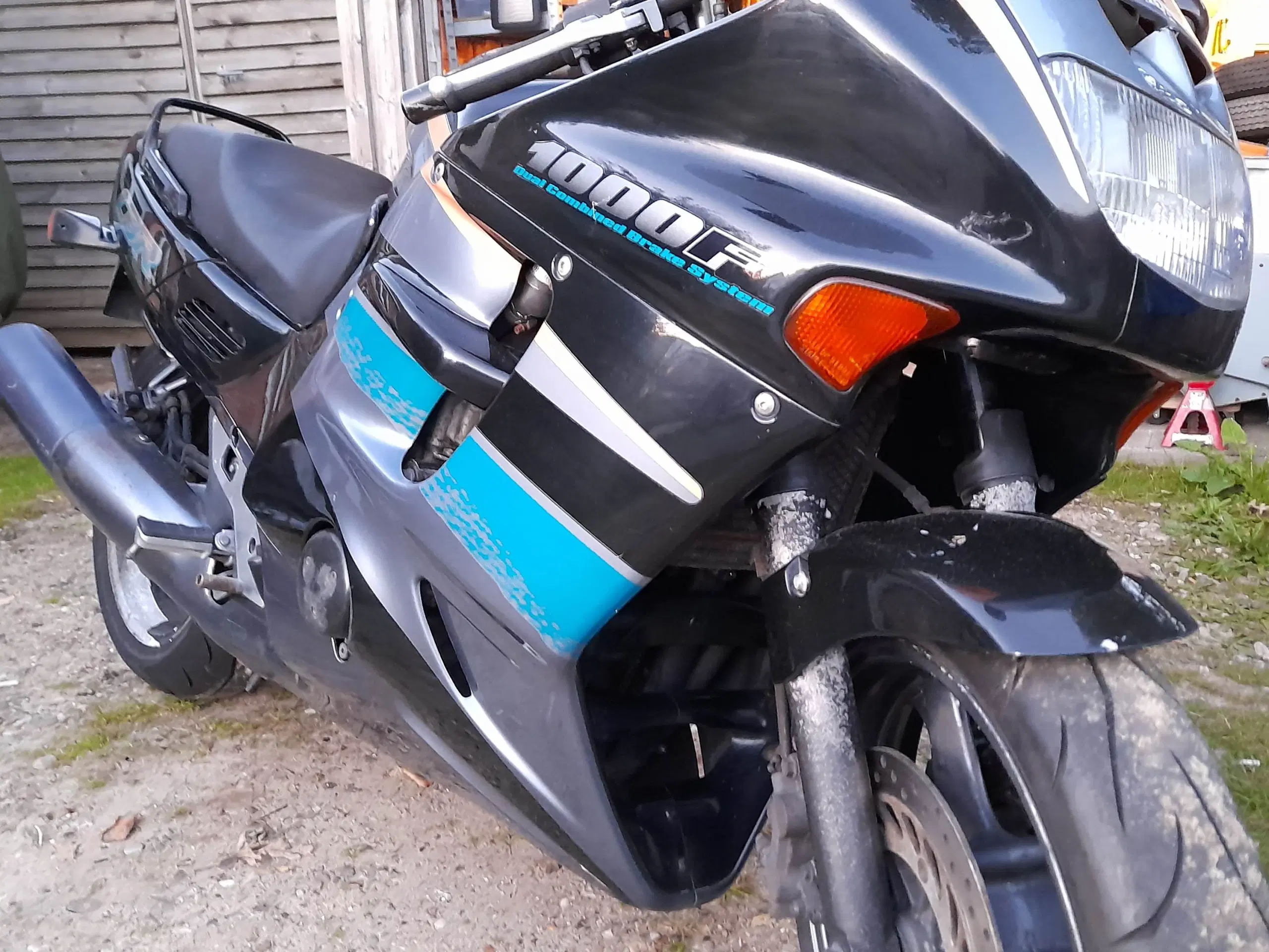 Honda  CBR 1000 F Dcbs årg 93