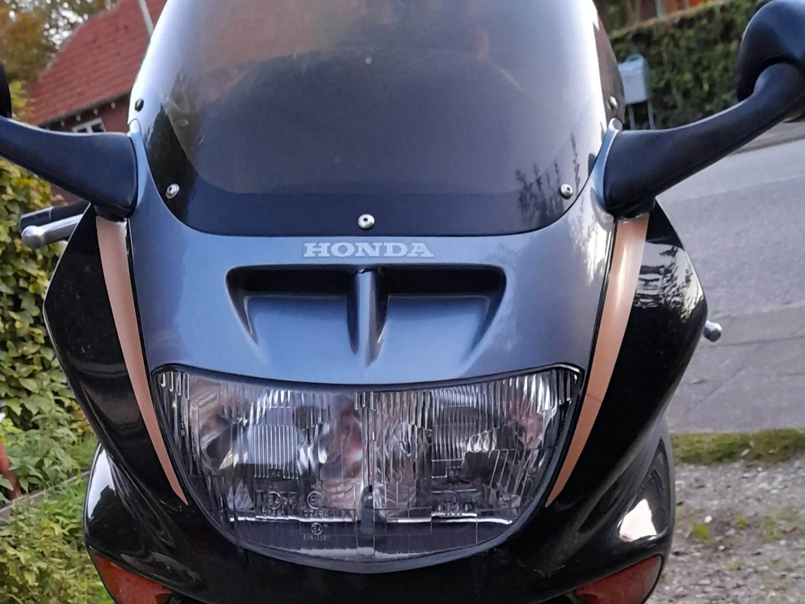 Honda  CBR 1000 F Dcbs årg 93