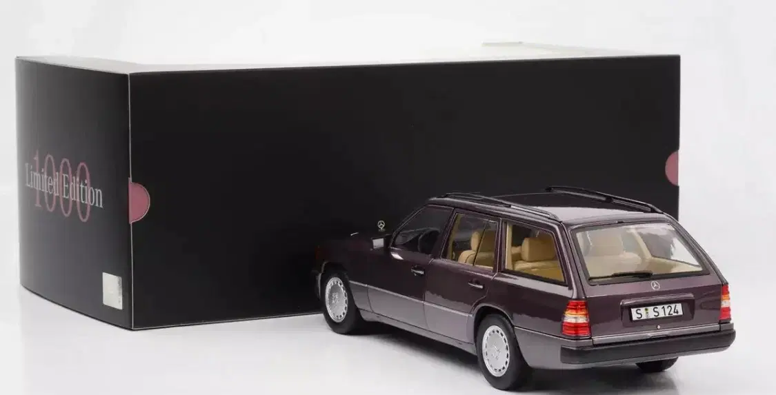 1:18 Mercedes 300D S124 StCar 1983