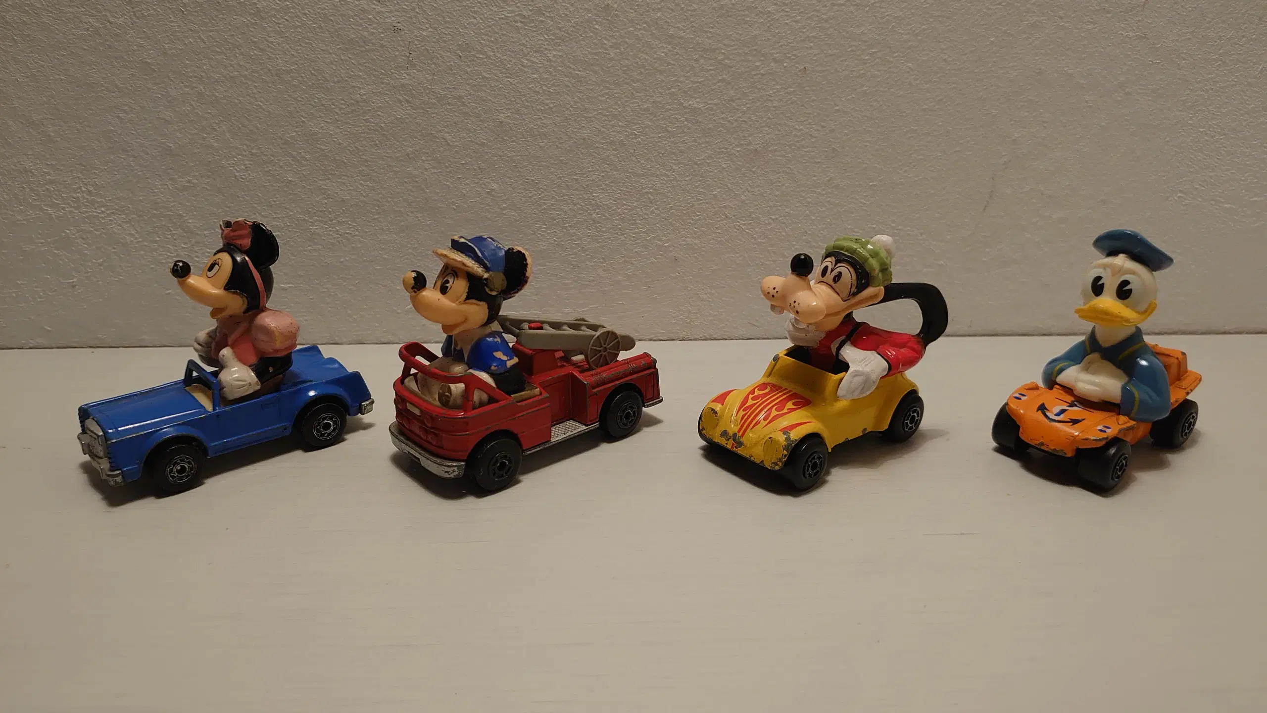 4stk Matchbox Disney biler fra 1979 Nr 123 og 4