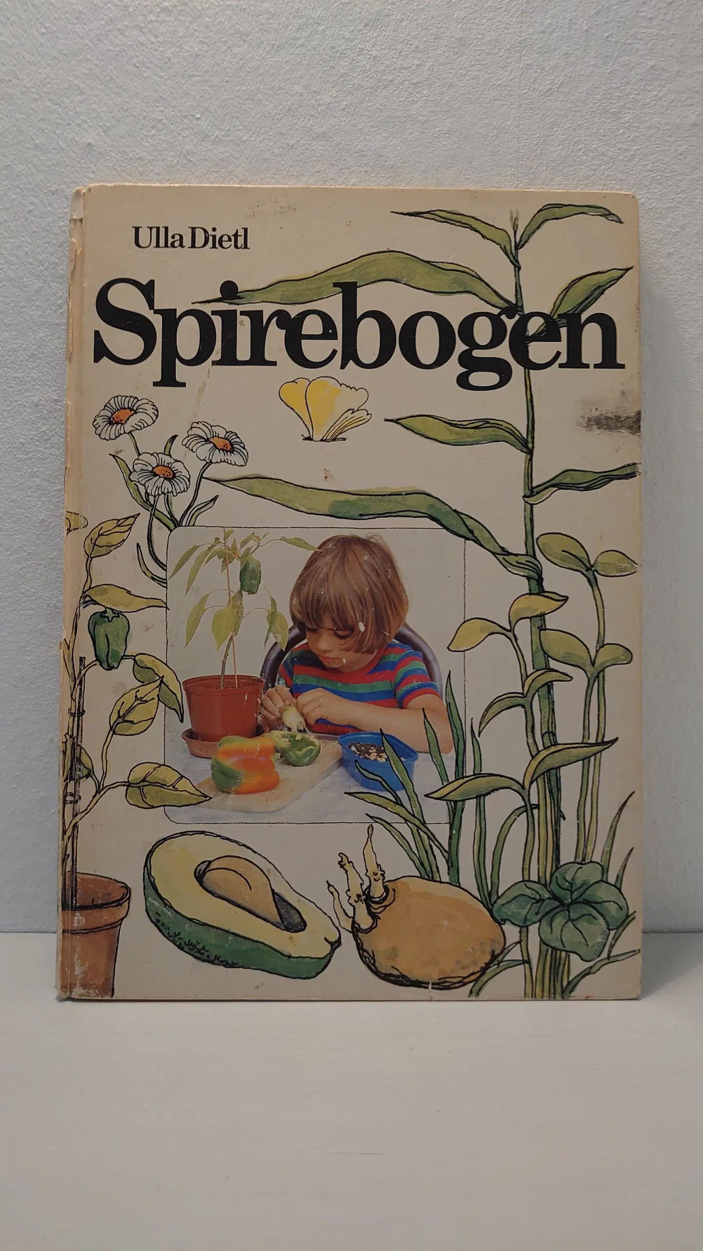 Ulla Dietl: Spirebogen Forlaget Komma 1982