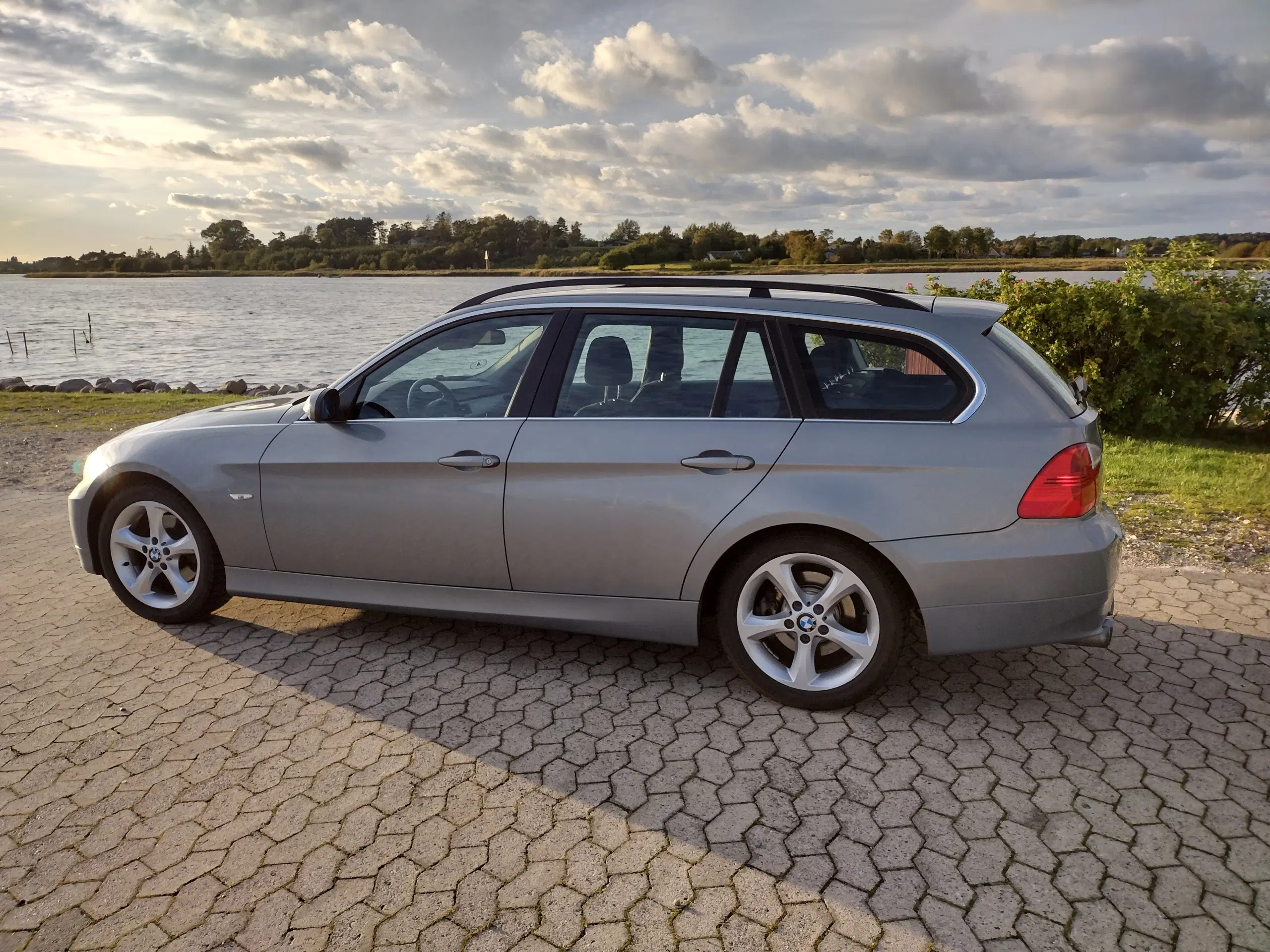 BMW 325 30iAT