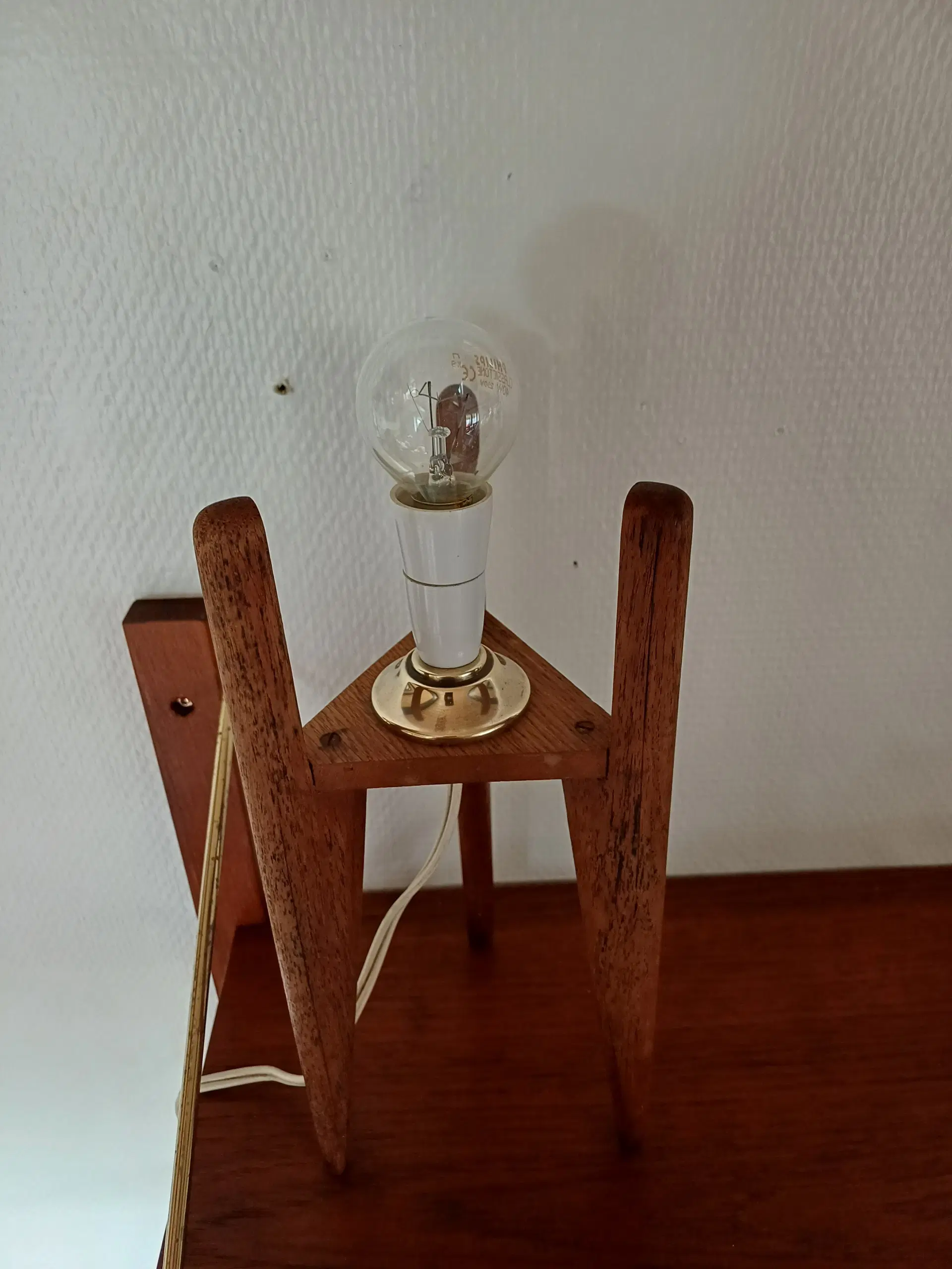 Dansk bordlampe I teak