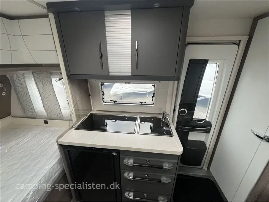 2024 - Hobby On Tour 390 SF   Hobby On Tour 390 SF ny model 2024 kan ses nu hos Camping-Specialistendk