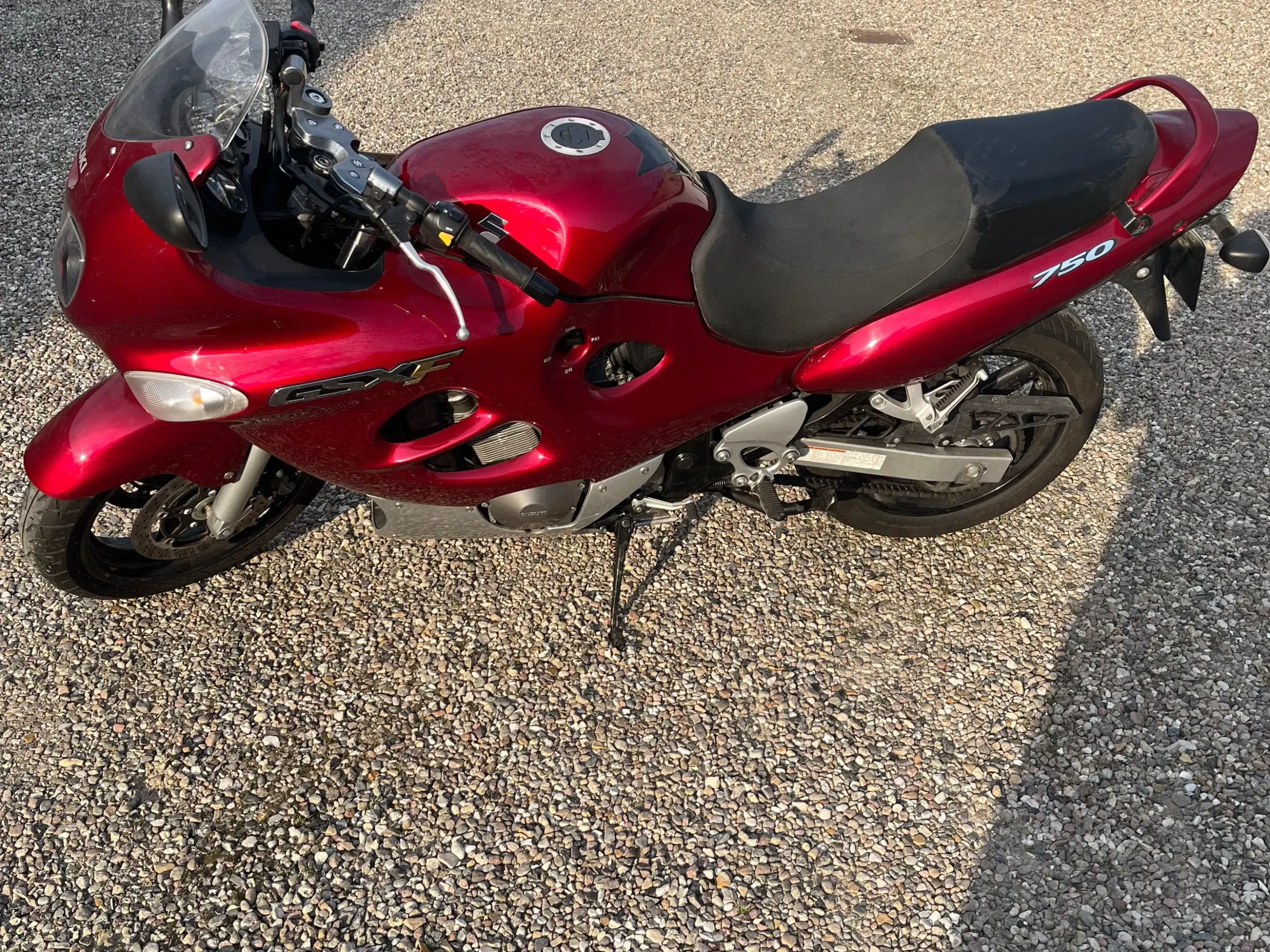 Suzuki gsxf 750 helt som ny