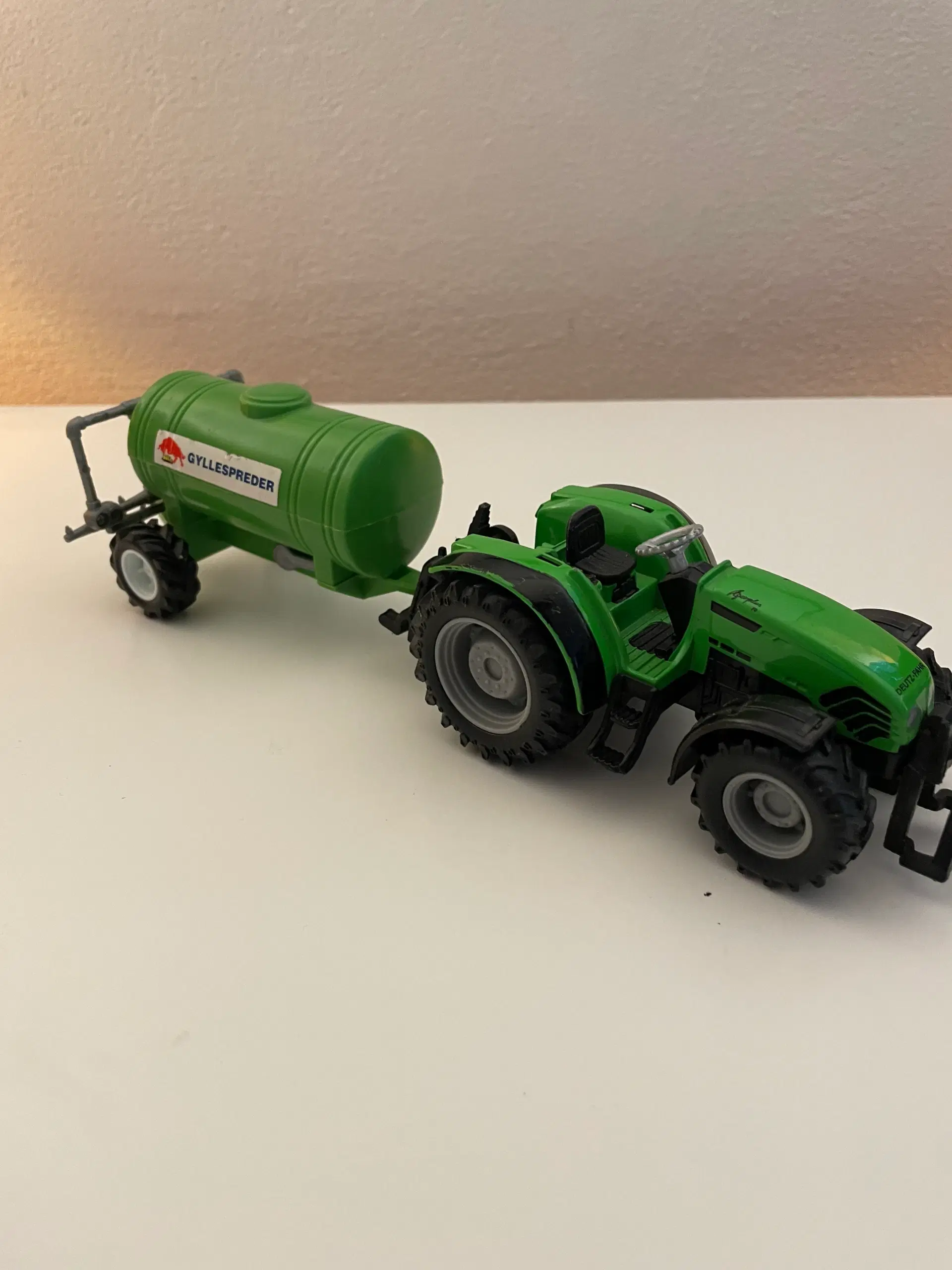 Agroplus 70 deutz med gylletransporter Legetøj