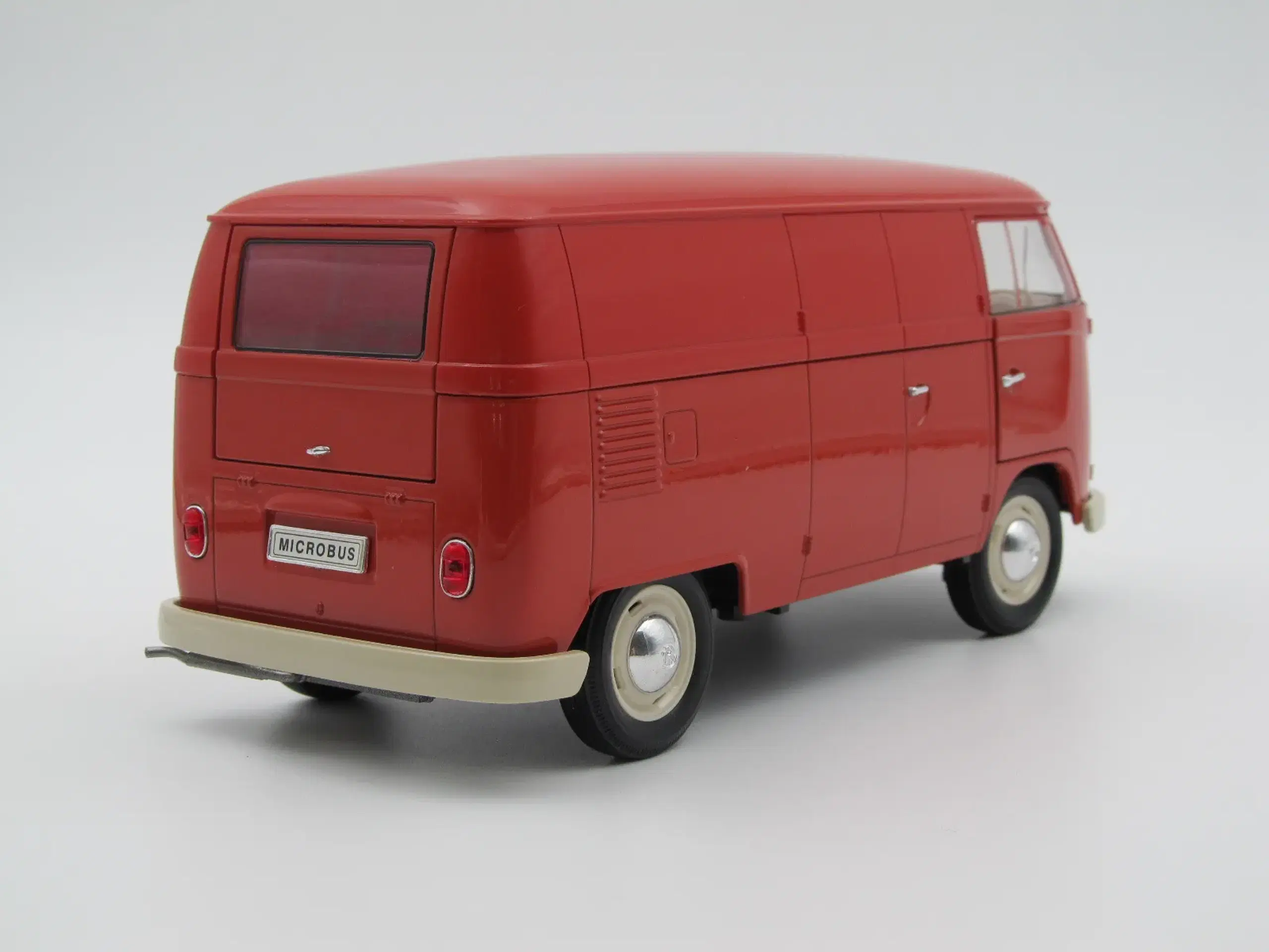 1963 VW T1 Panel Van - 1:18