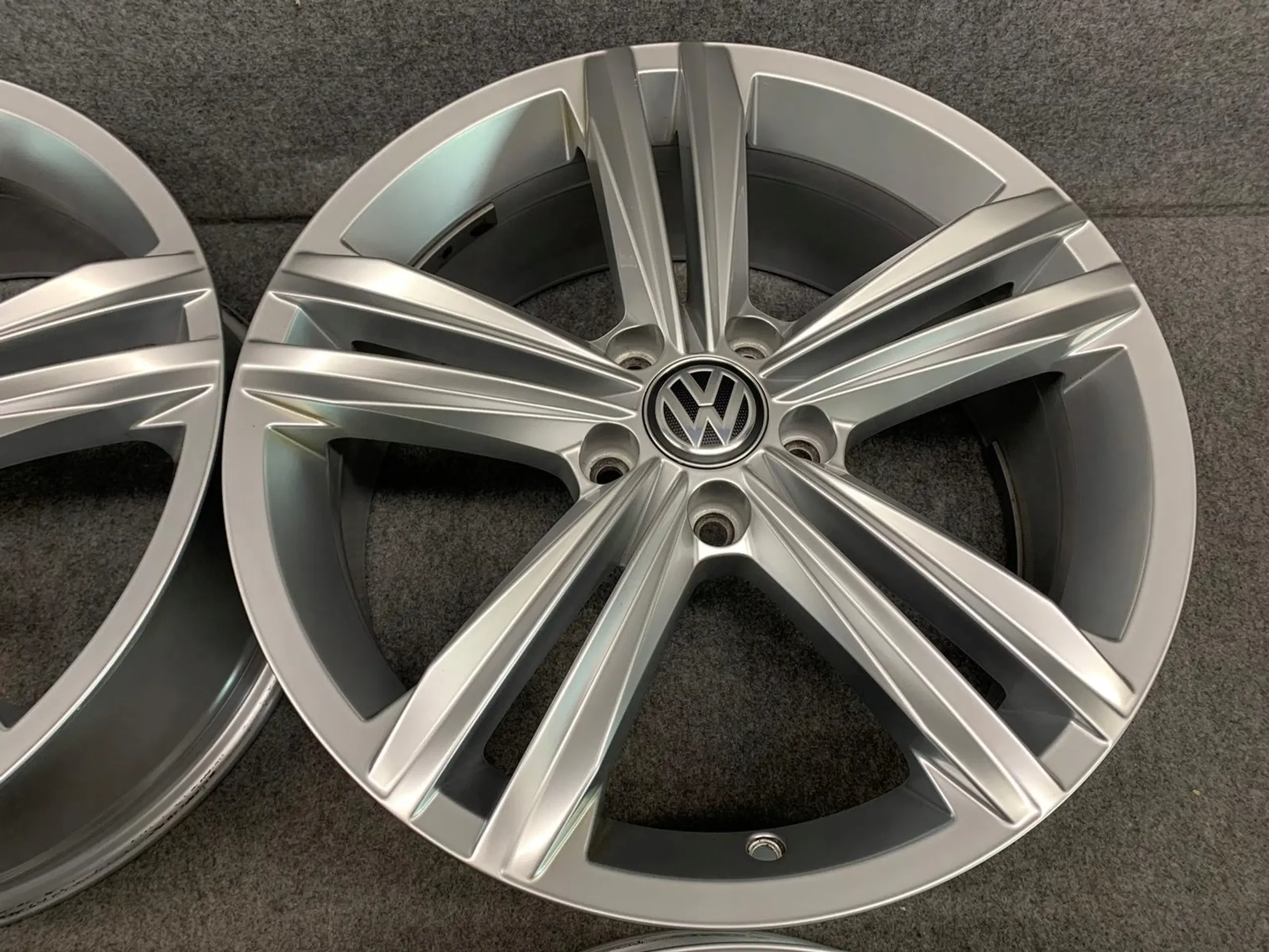 VW TIGUAN 5N 5NA SEBRING 18 70" x 18" 5x112 ET 43