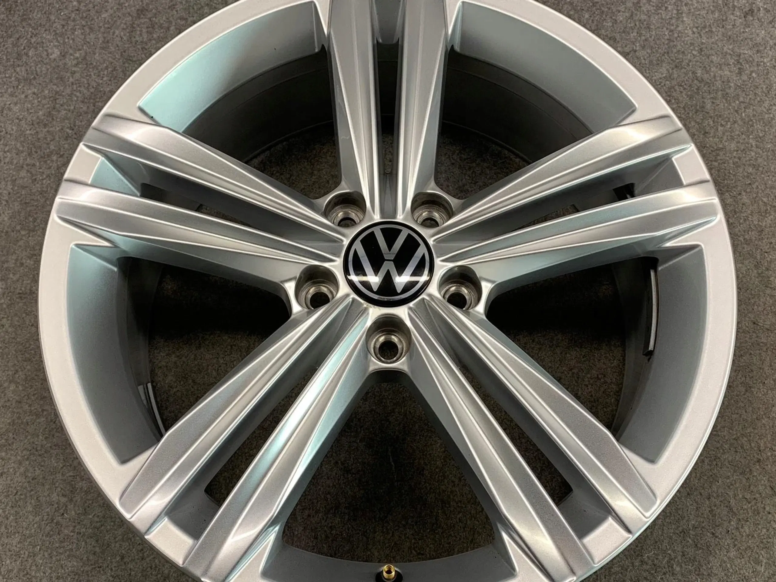 VW TIGUAN 5N 5NA SEBRING 18 70" x 18" 5x112 ET 43