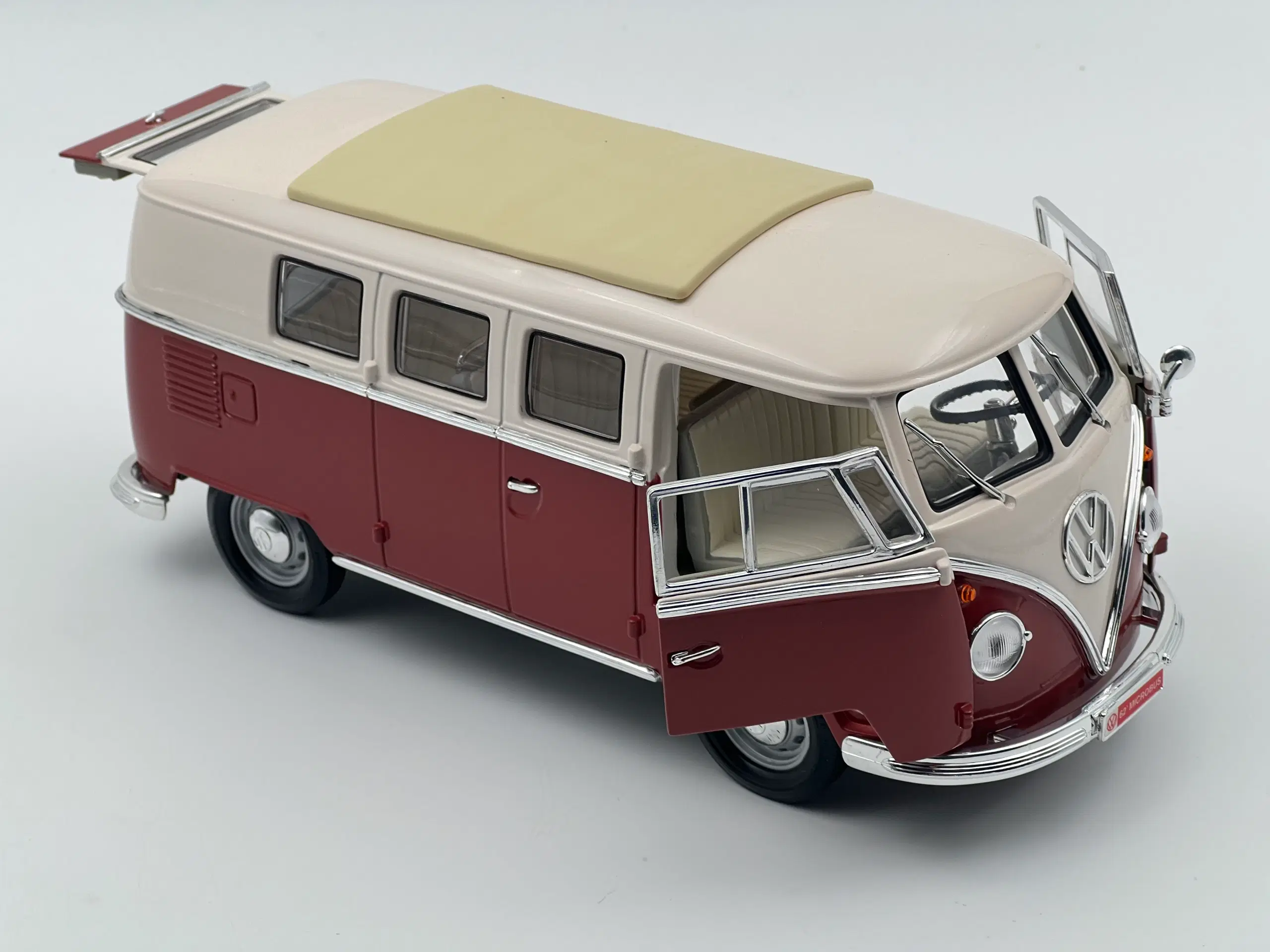 1962 VW T1 Split bus 1:18