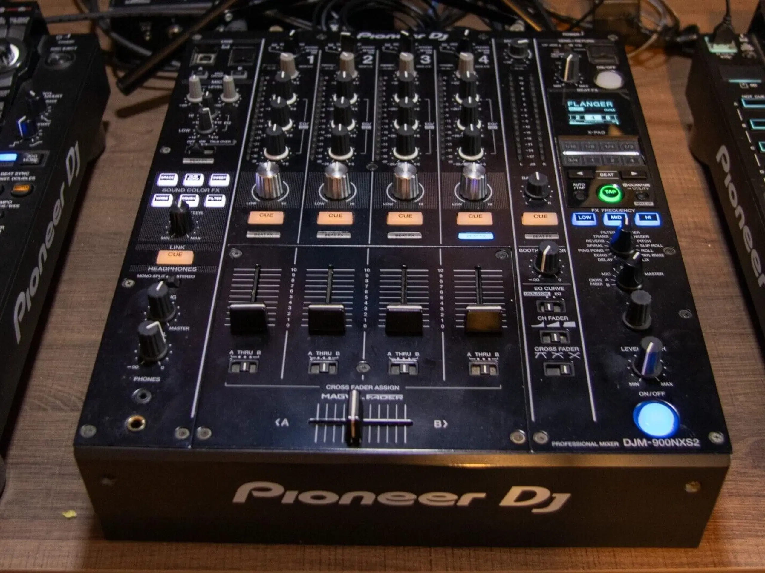 Pioneer CDJ 2000 NXS2 + DJM 900 NXS2 opsætning