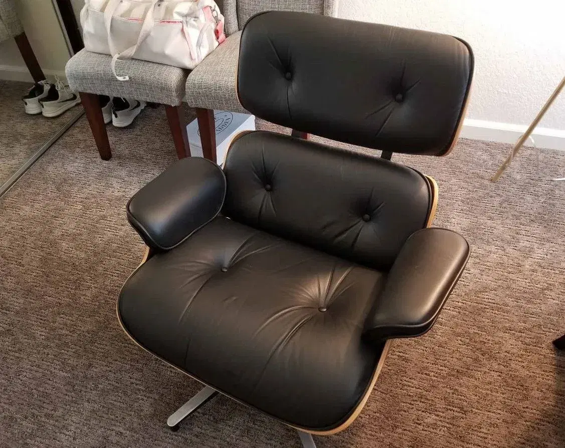 Herman Miller Eames Lounge Chair & Ottoman Authent