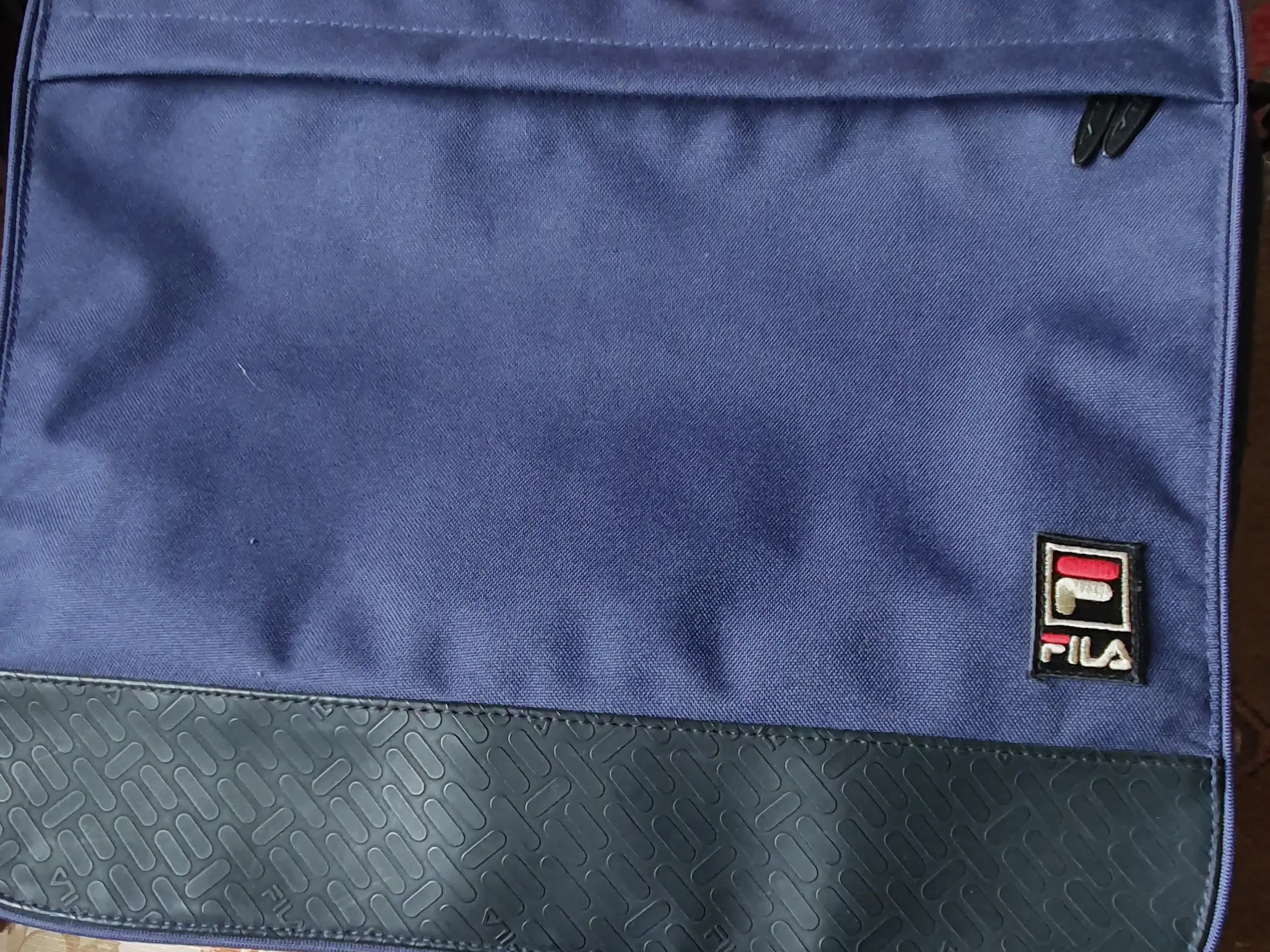 Fila skuldertaske