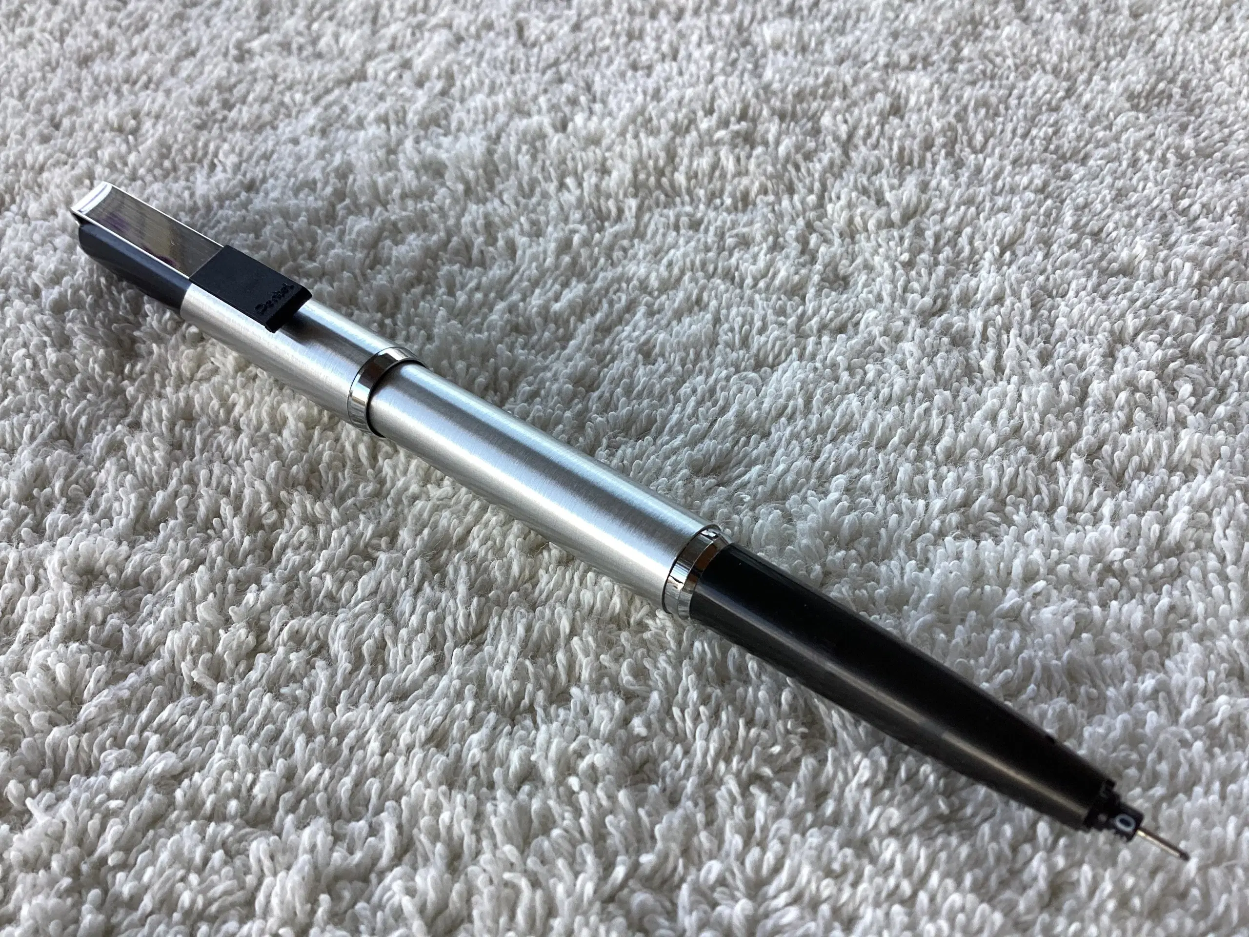 Elegant Pentel SR120 kuglepen