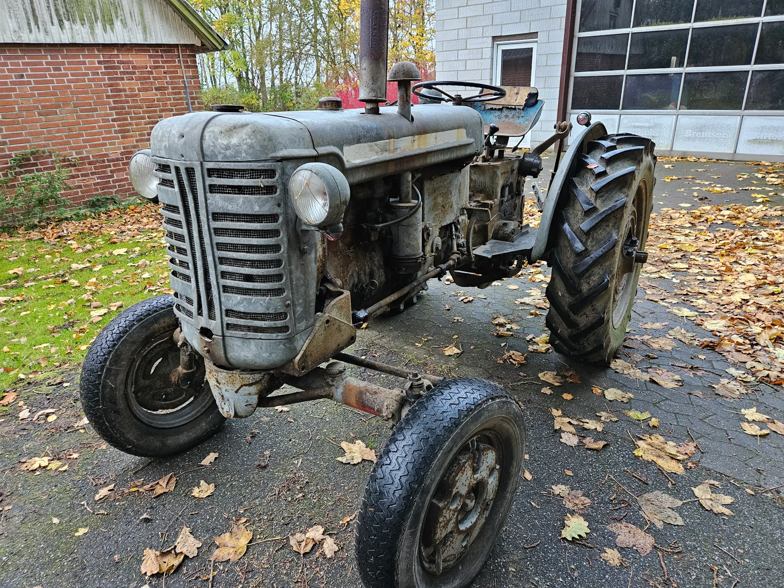 IH Farmall 235  Benzin Galvaniseret Specialmodel