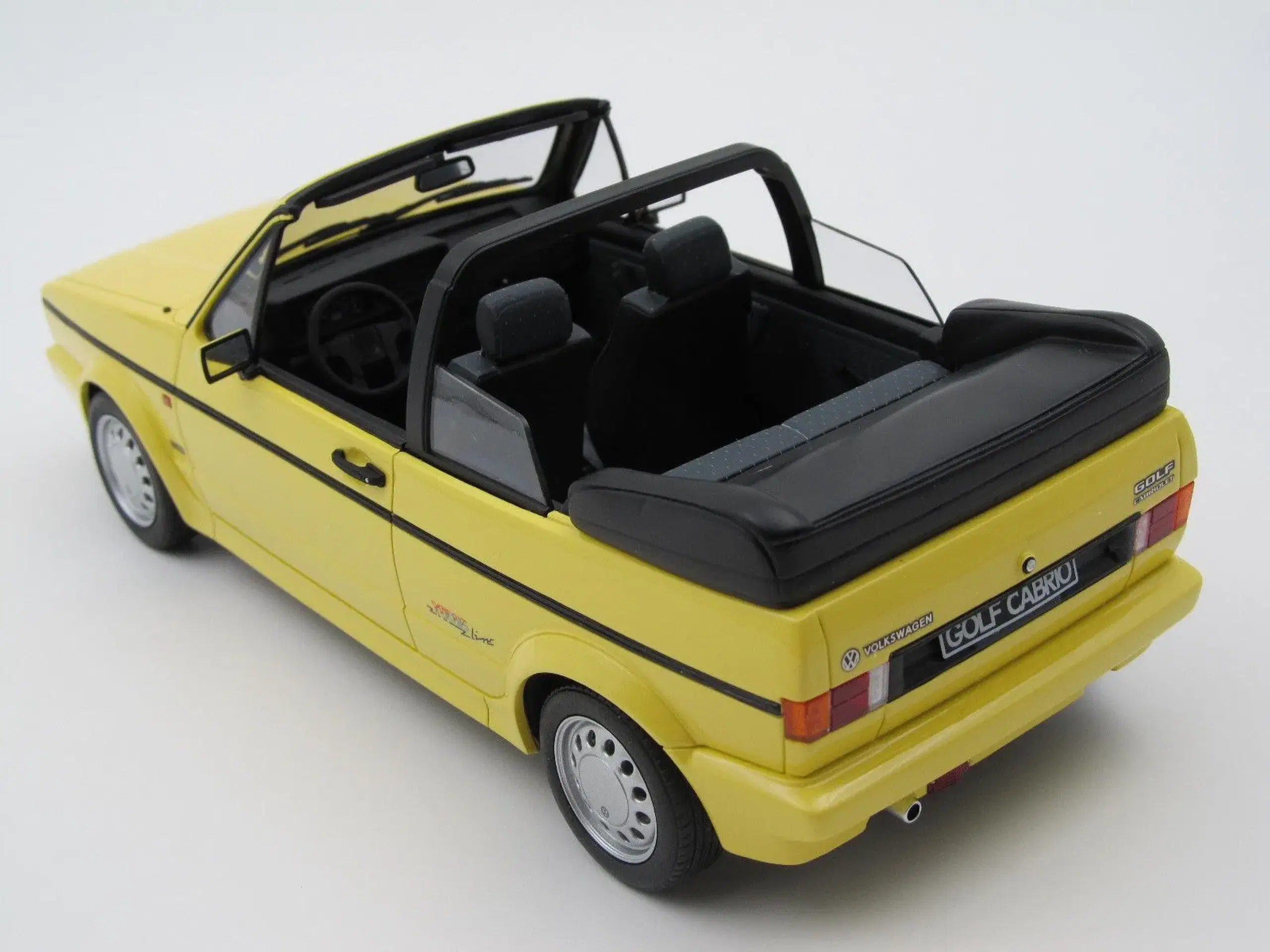 1991 VW Golf I Cabriolet Young Line 1:18