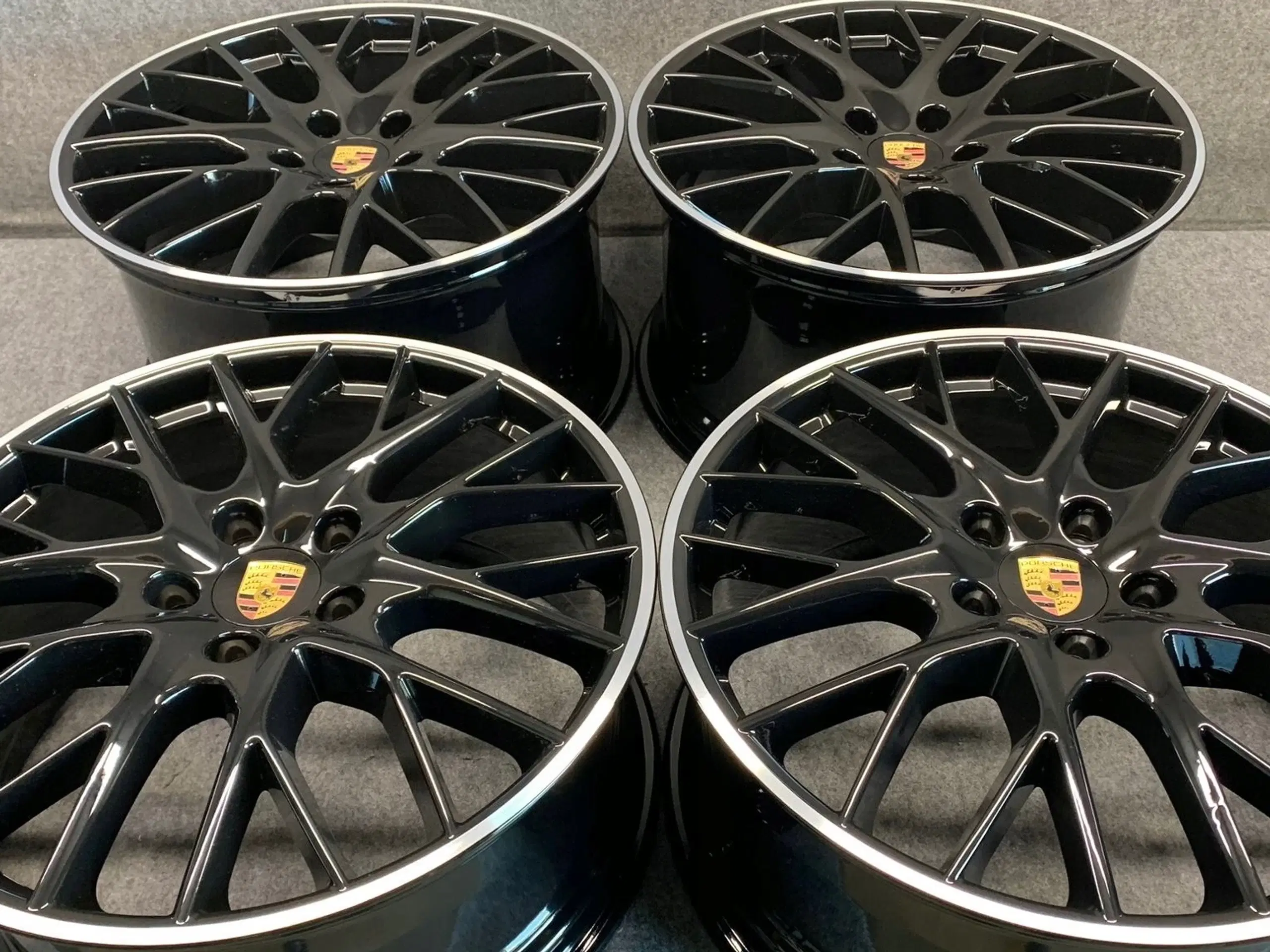 PORSCHE PANAMERA 971 G2 SPORT 95J og 11J x 21"