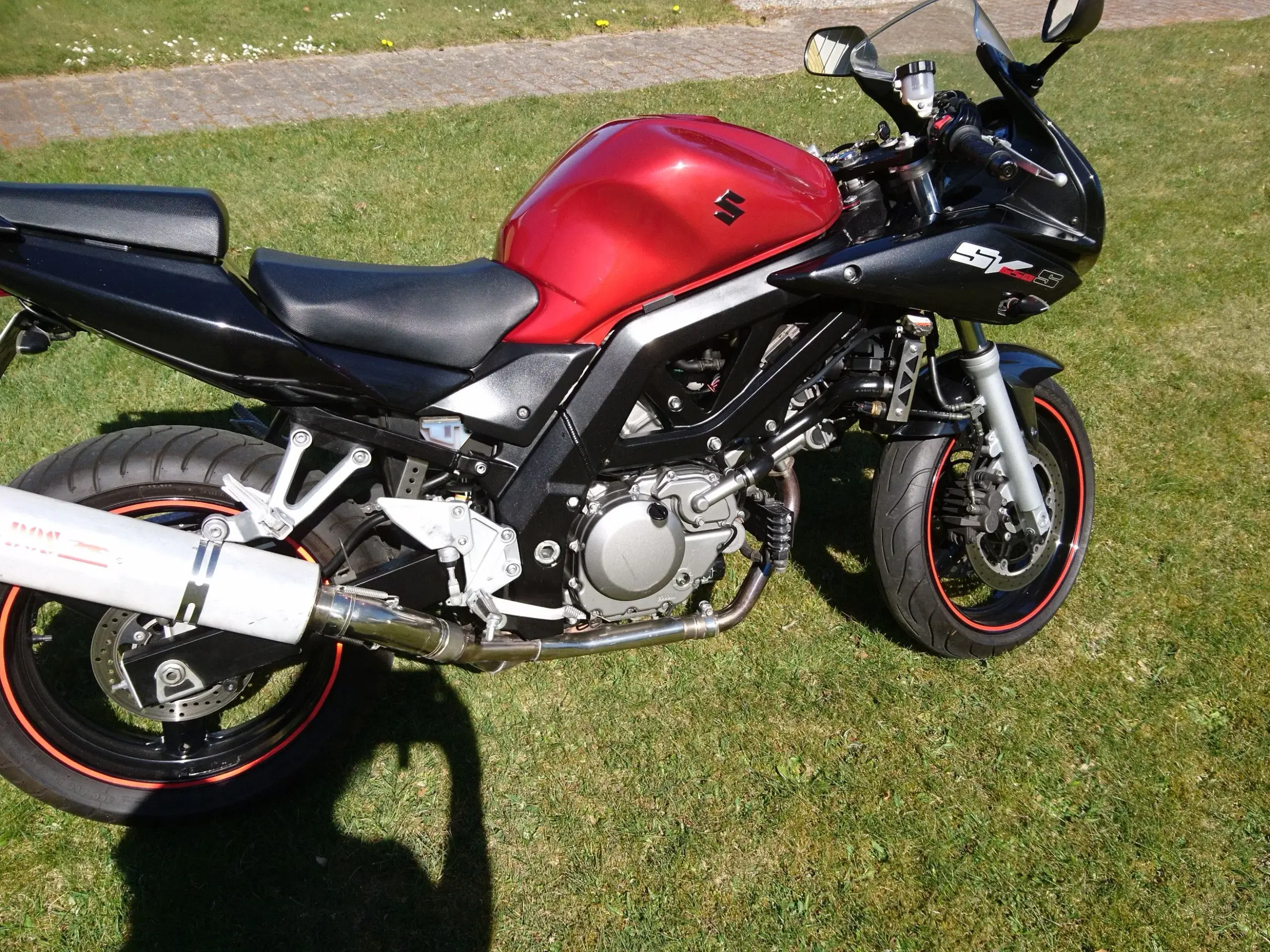 Suzuki SV650s