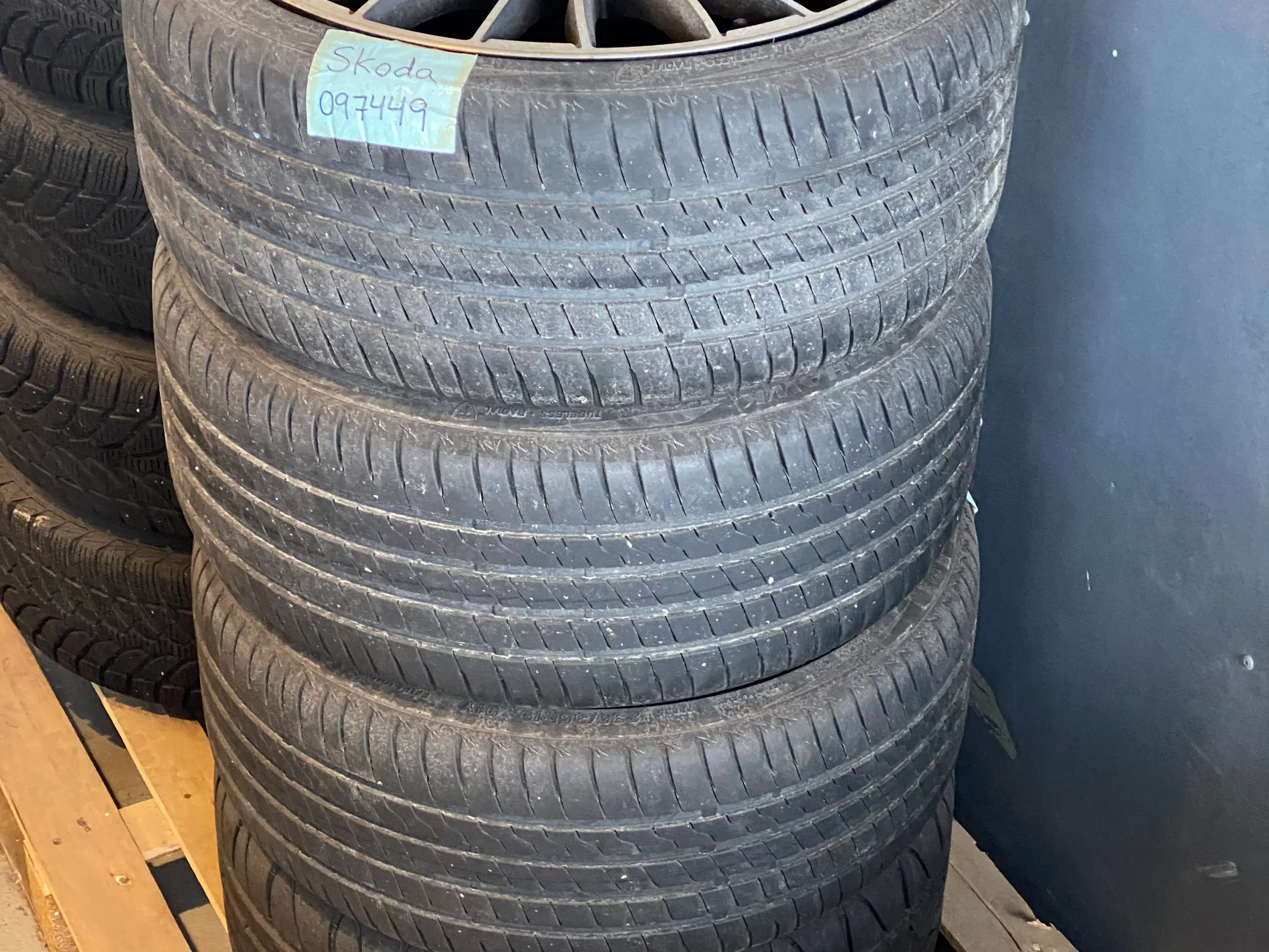 Corspeed alufælge på sommerdæk 235/35 R19