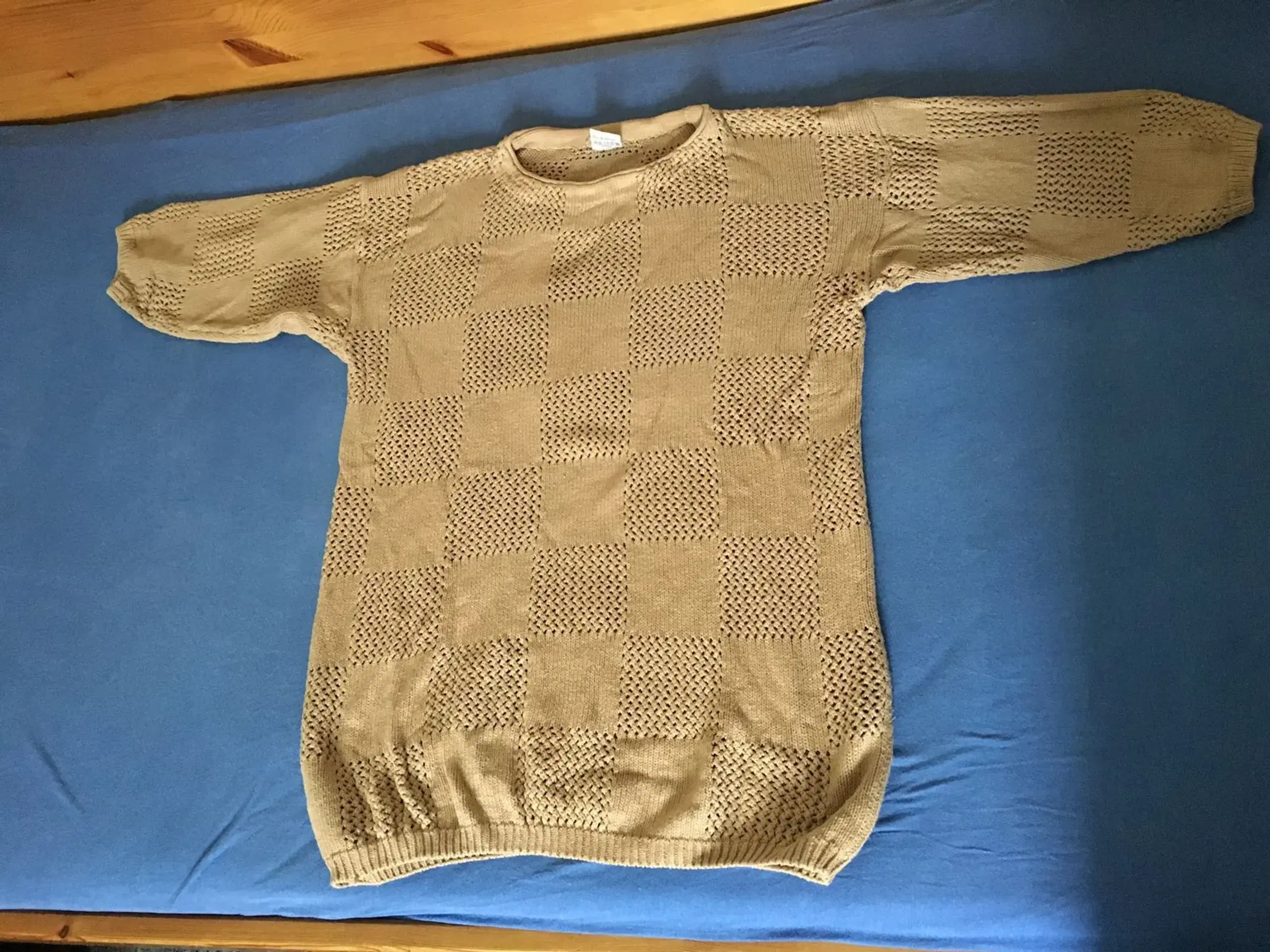 Sommer sweater i beige farve