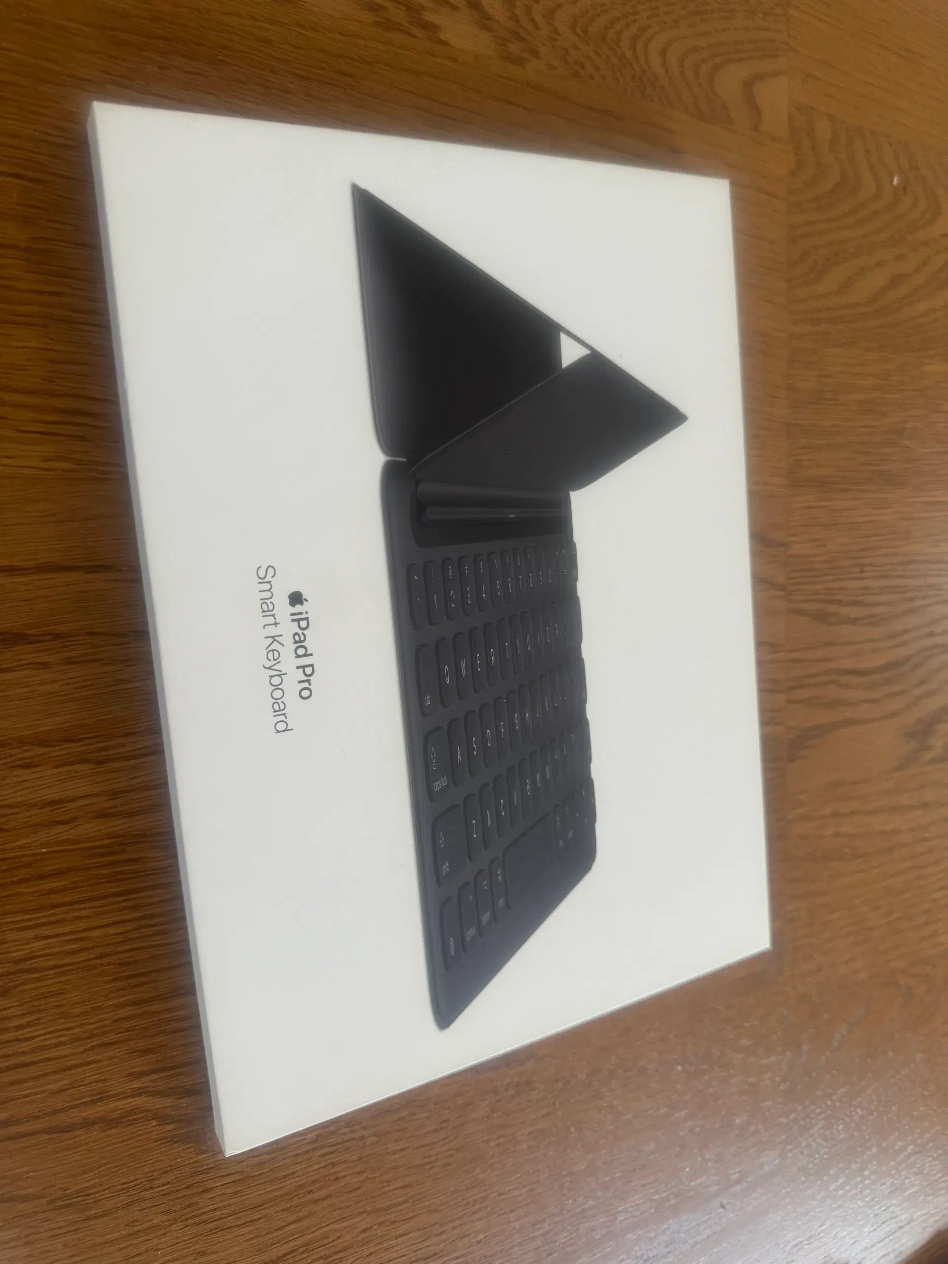 iPad pro 105 smart keyboard