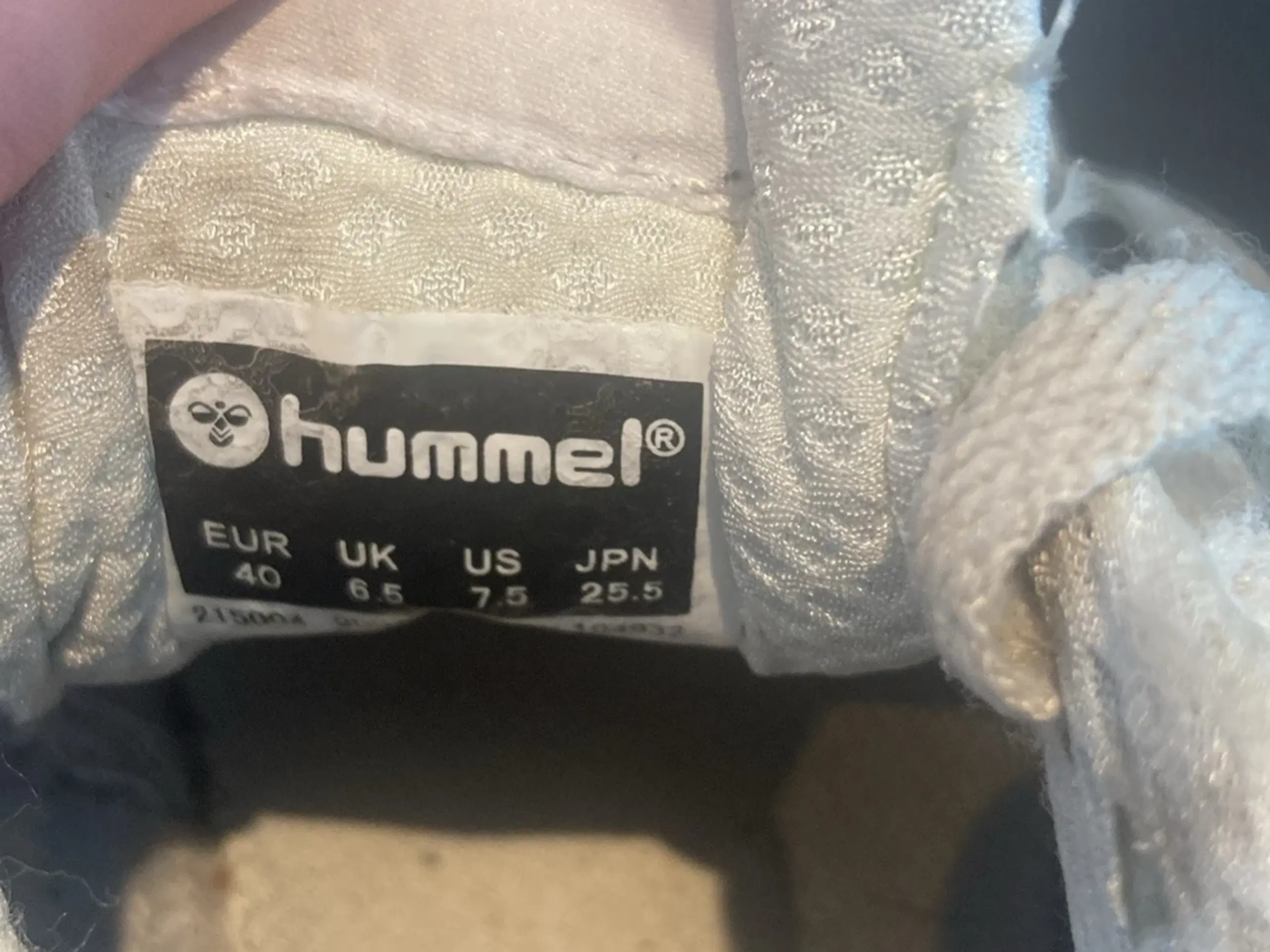 Hvide Hummel sko sælges