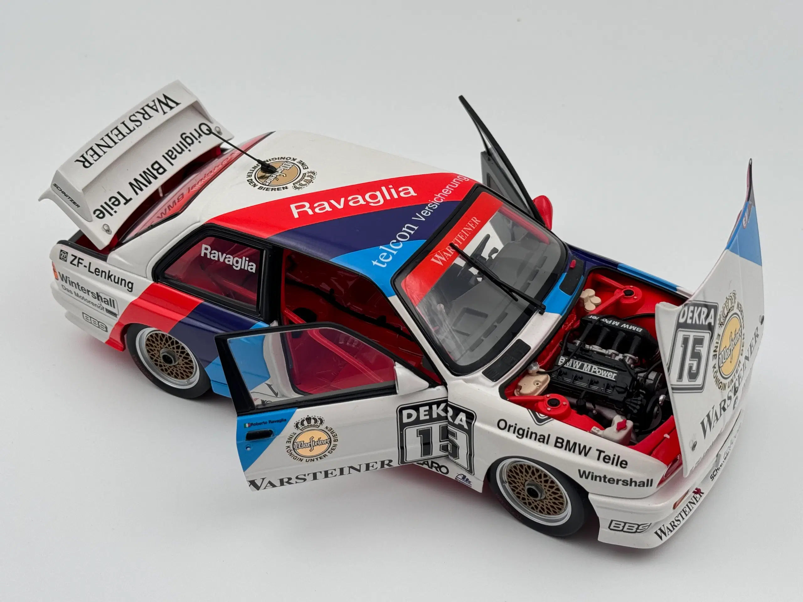 1989 BMW M3 EVO DTM E30 1:18  - MINICHAMPS