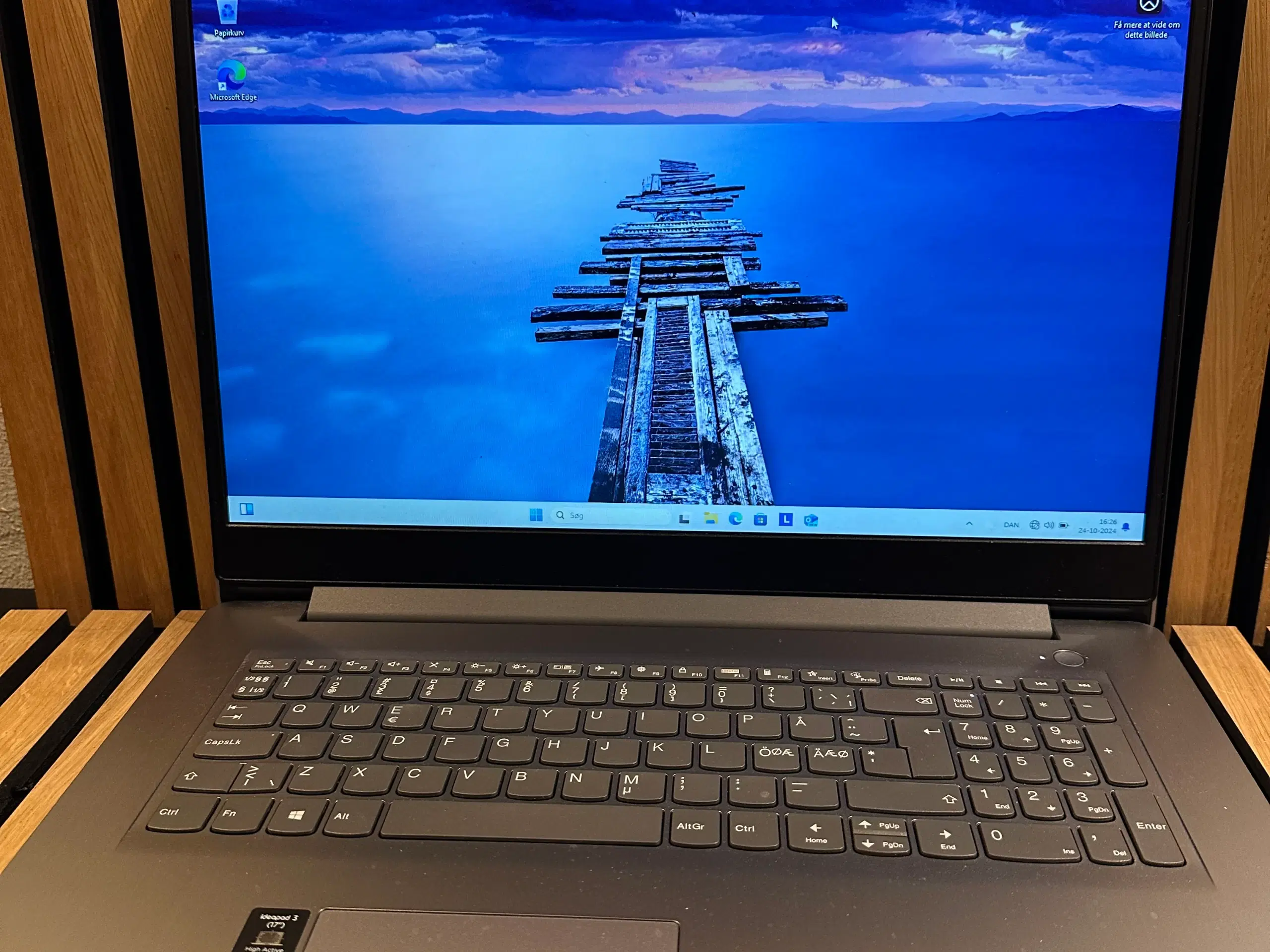 Lenovo Bærbar 17,3”