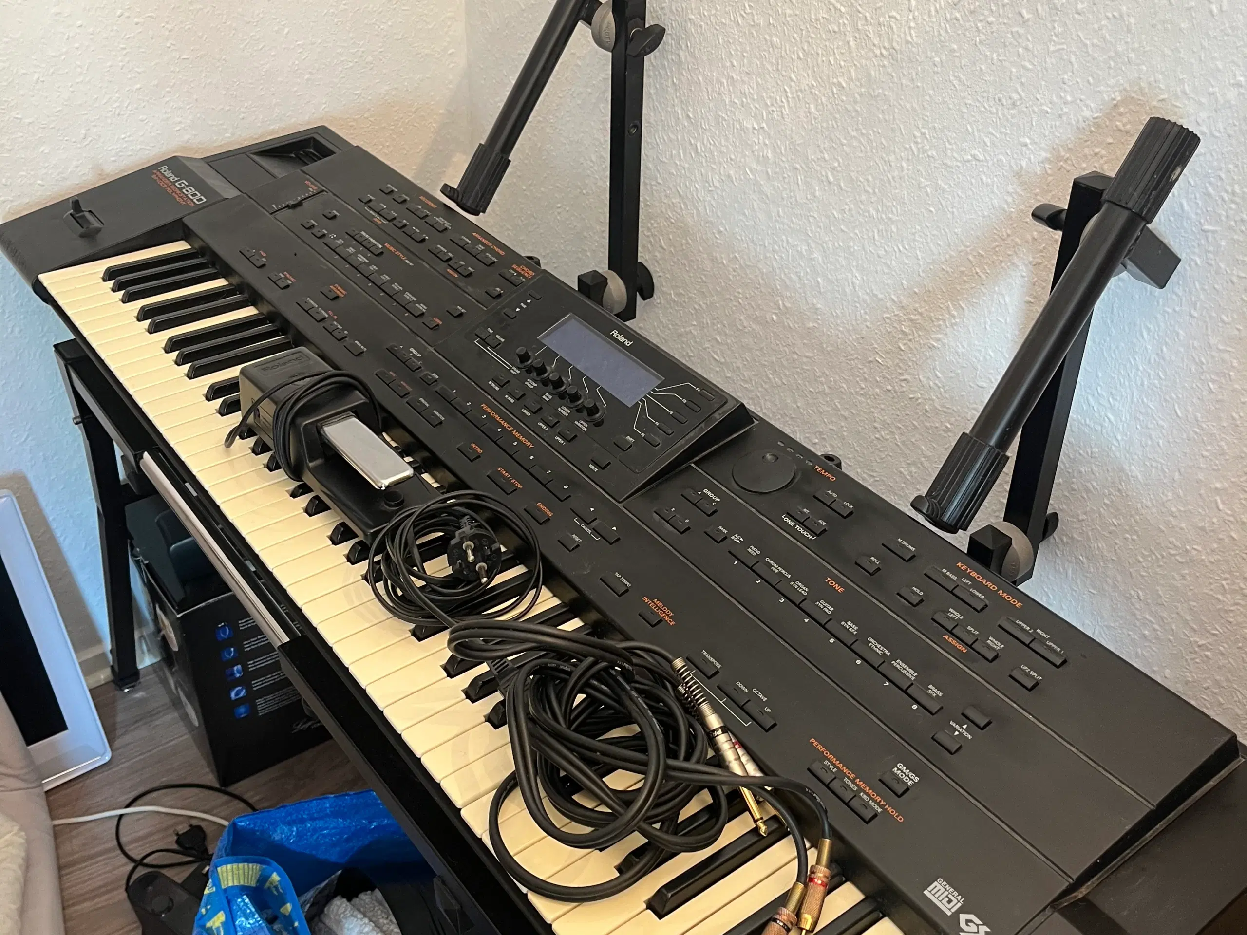 Roland G-800