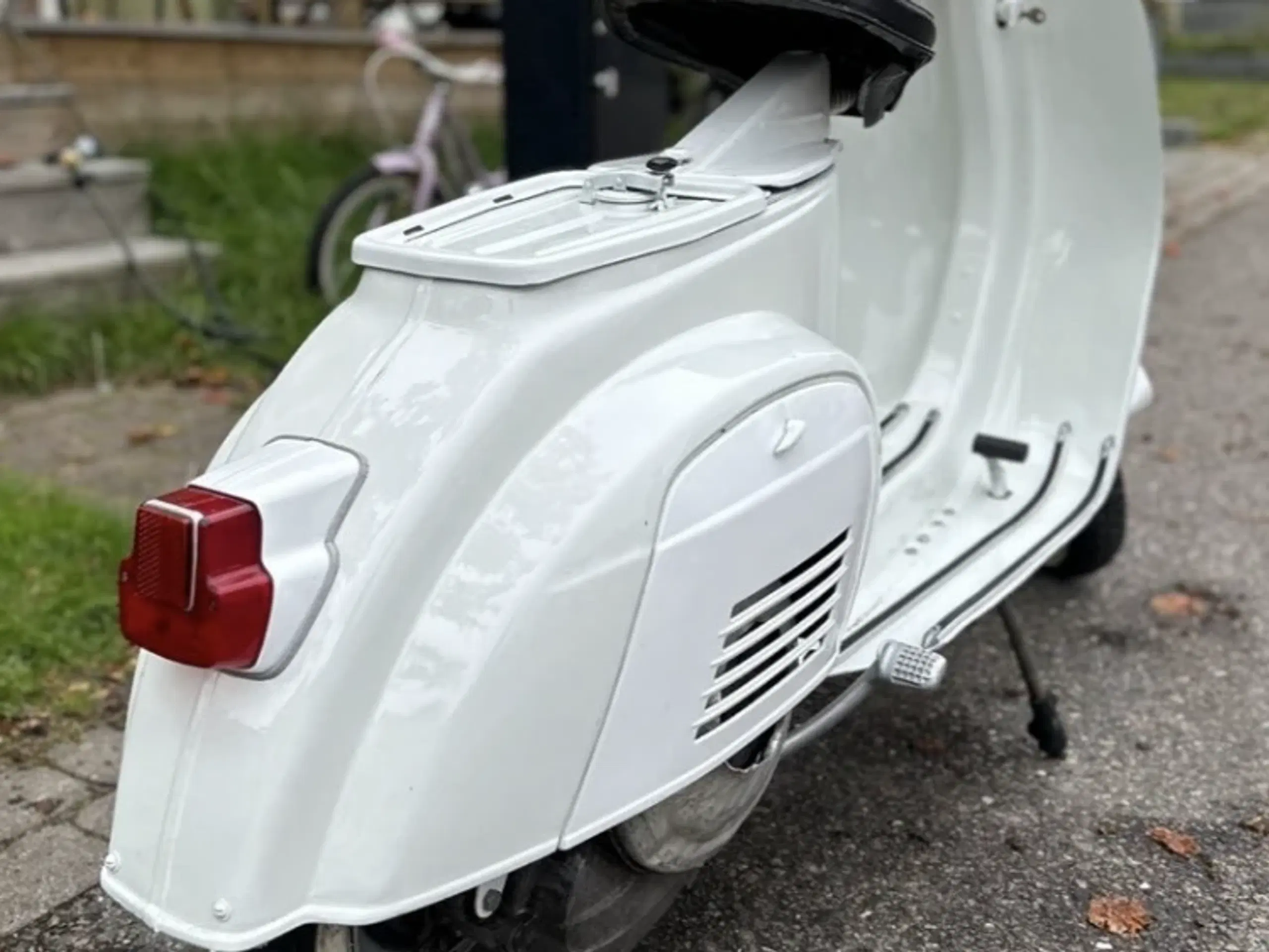 Vespa 50 sælges som projekt