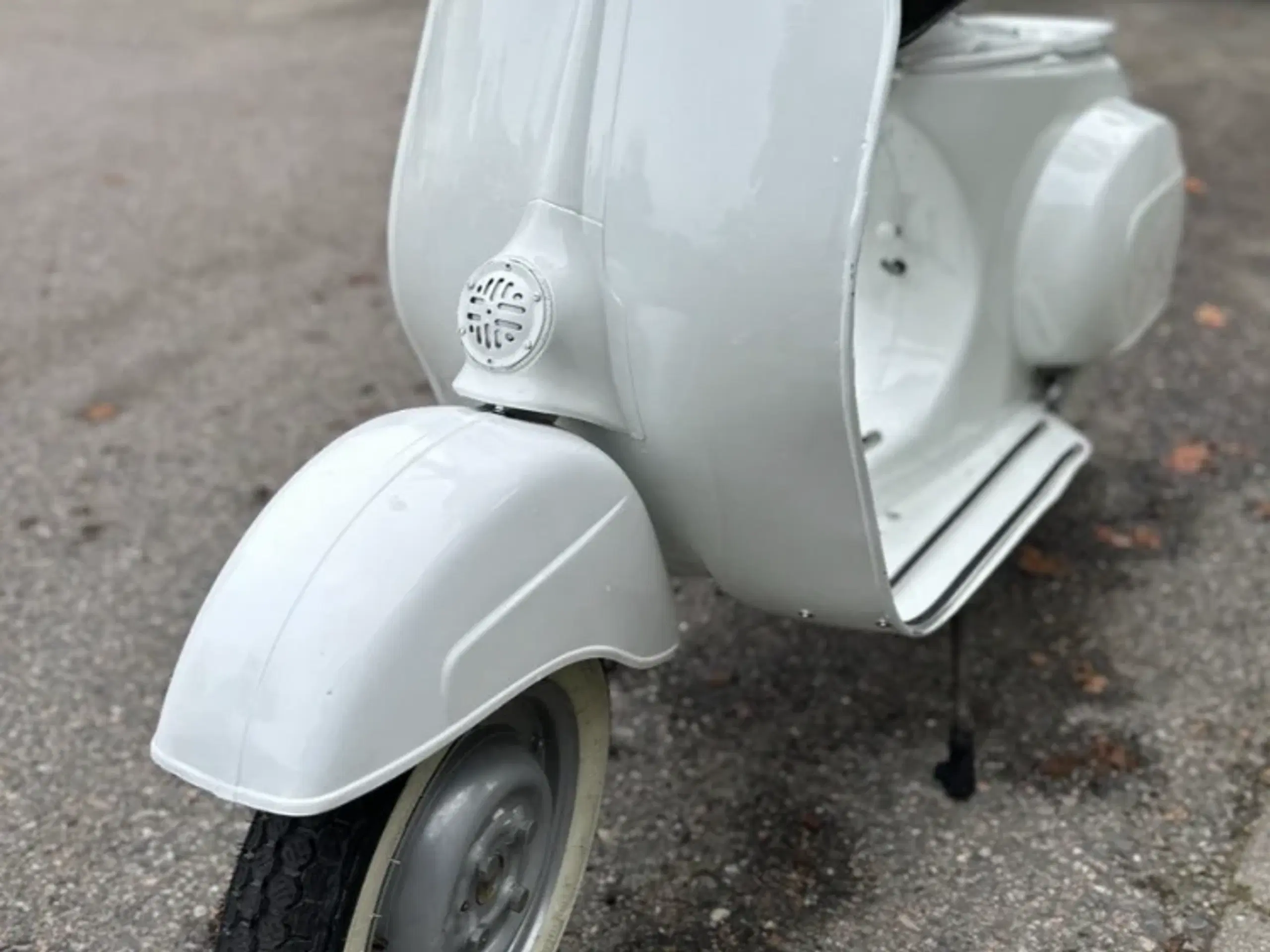 Vespa 50 sælges som projekt