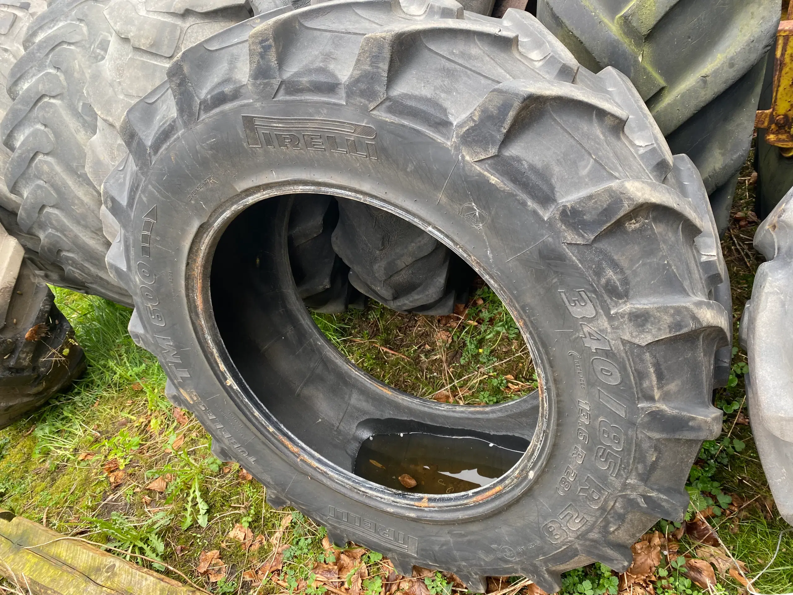 Traktordæk136 28 340/85 R28 Pirelli