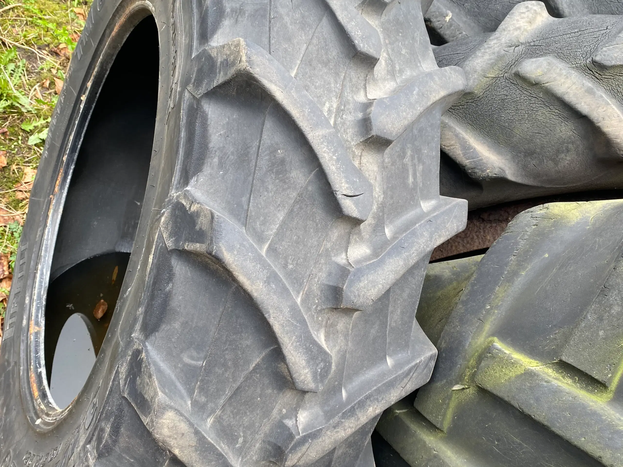 Traktordæk136 28 340/85 R28 Pirelli