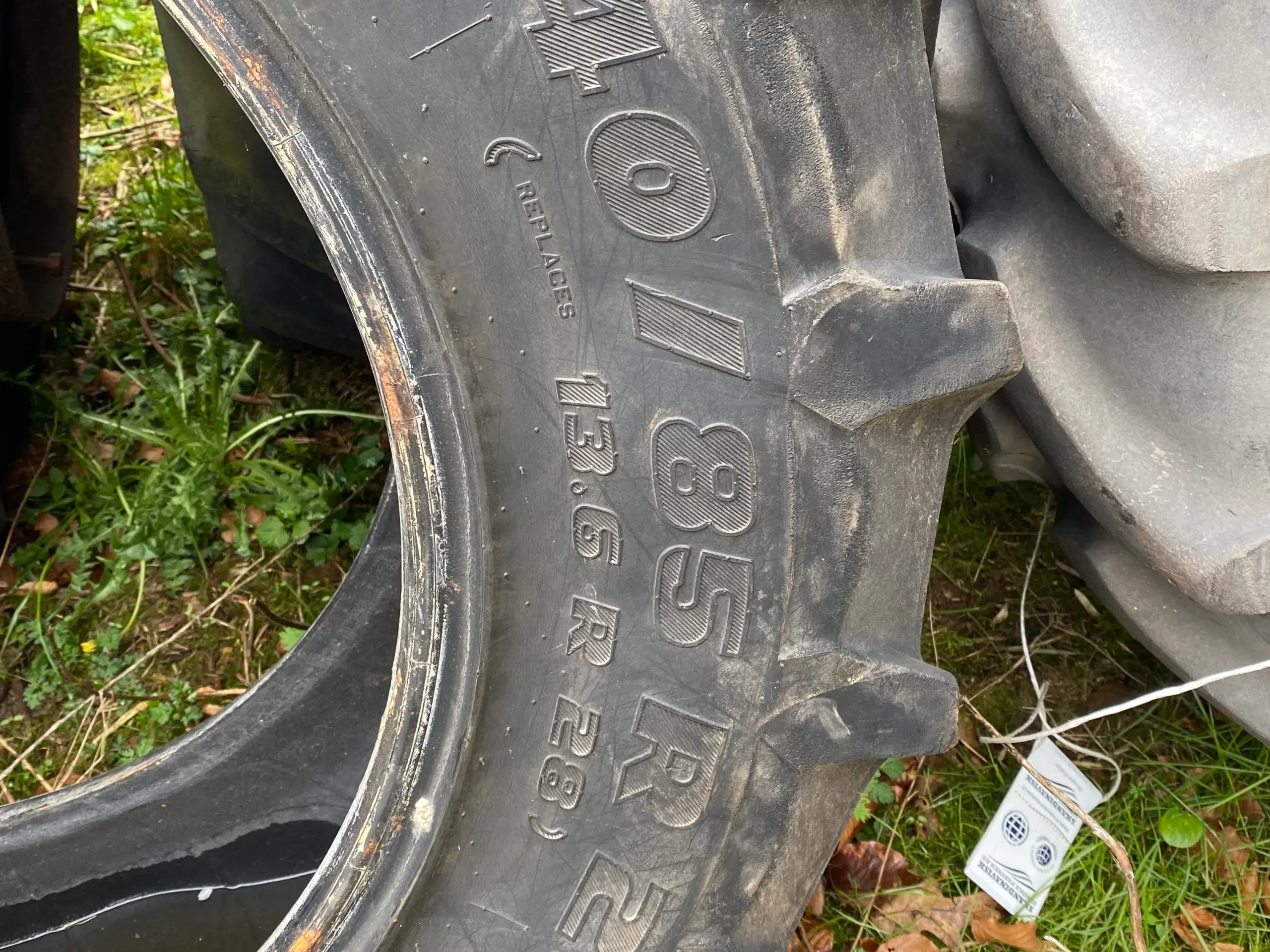 Traktordæk136 28 340/85 R28 Pirelli