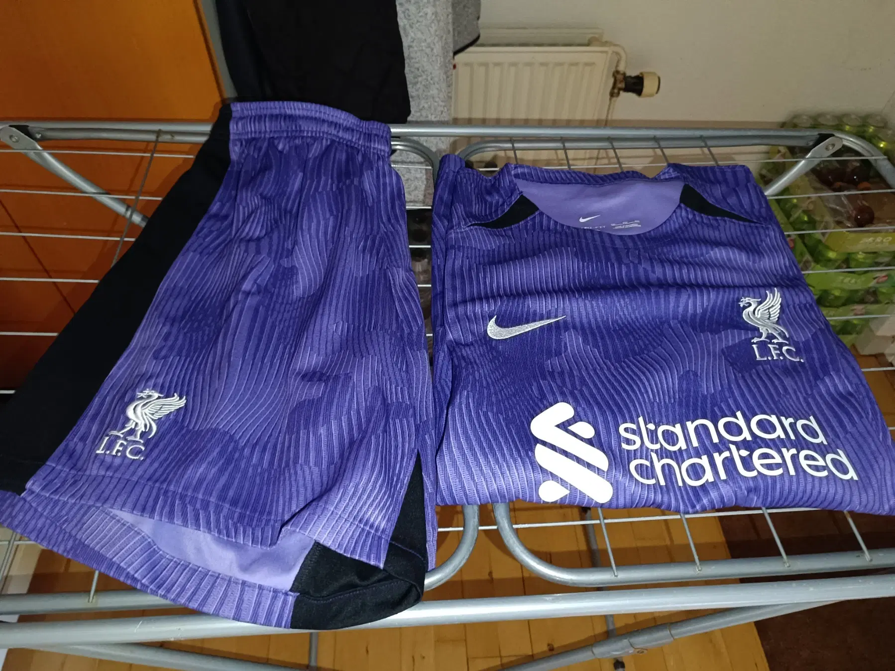 Liverpool 3 sæt t-shirt + shorts