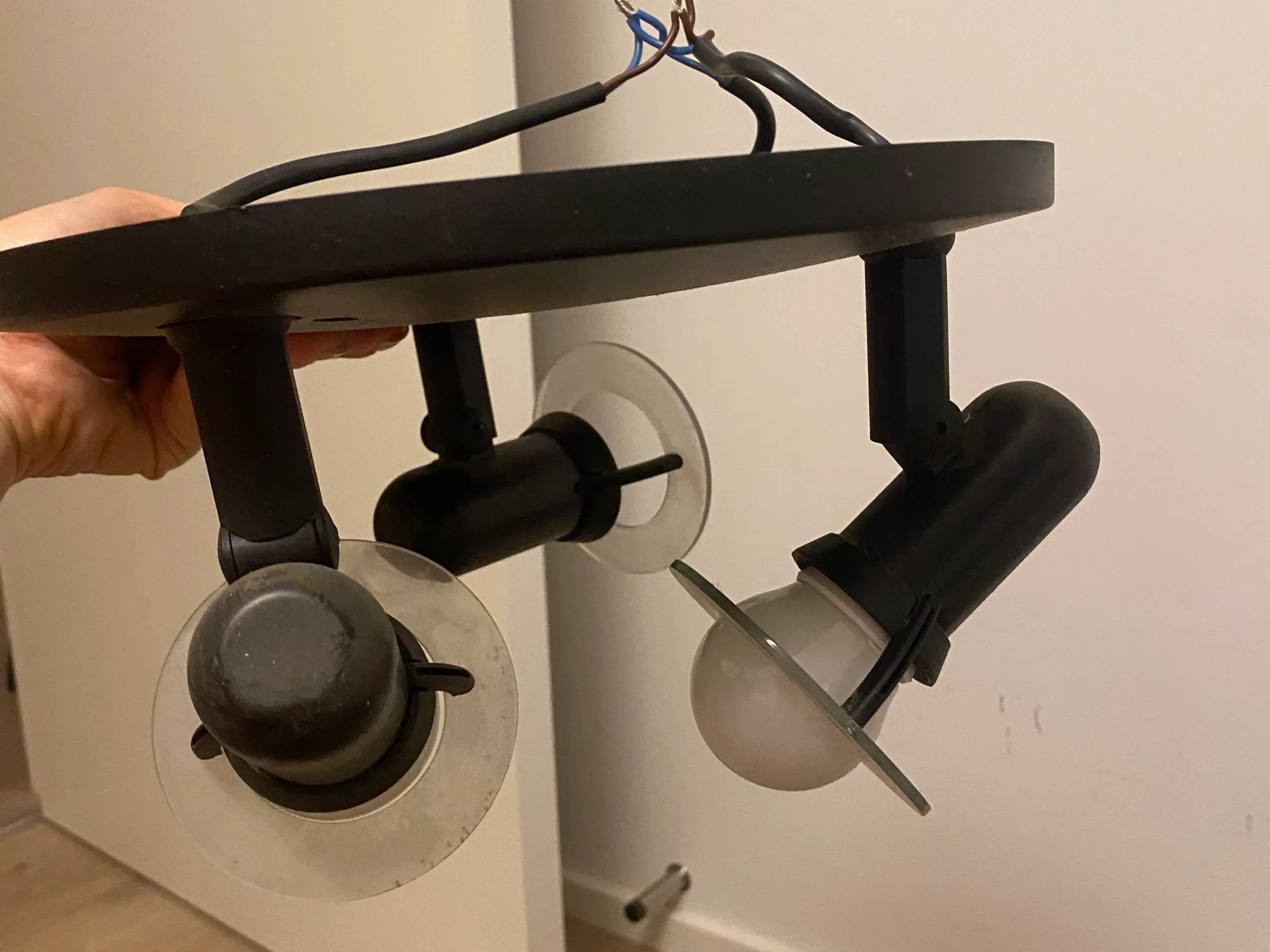 Loftslampe med 3 pærer i sort