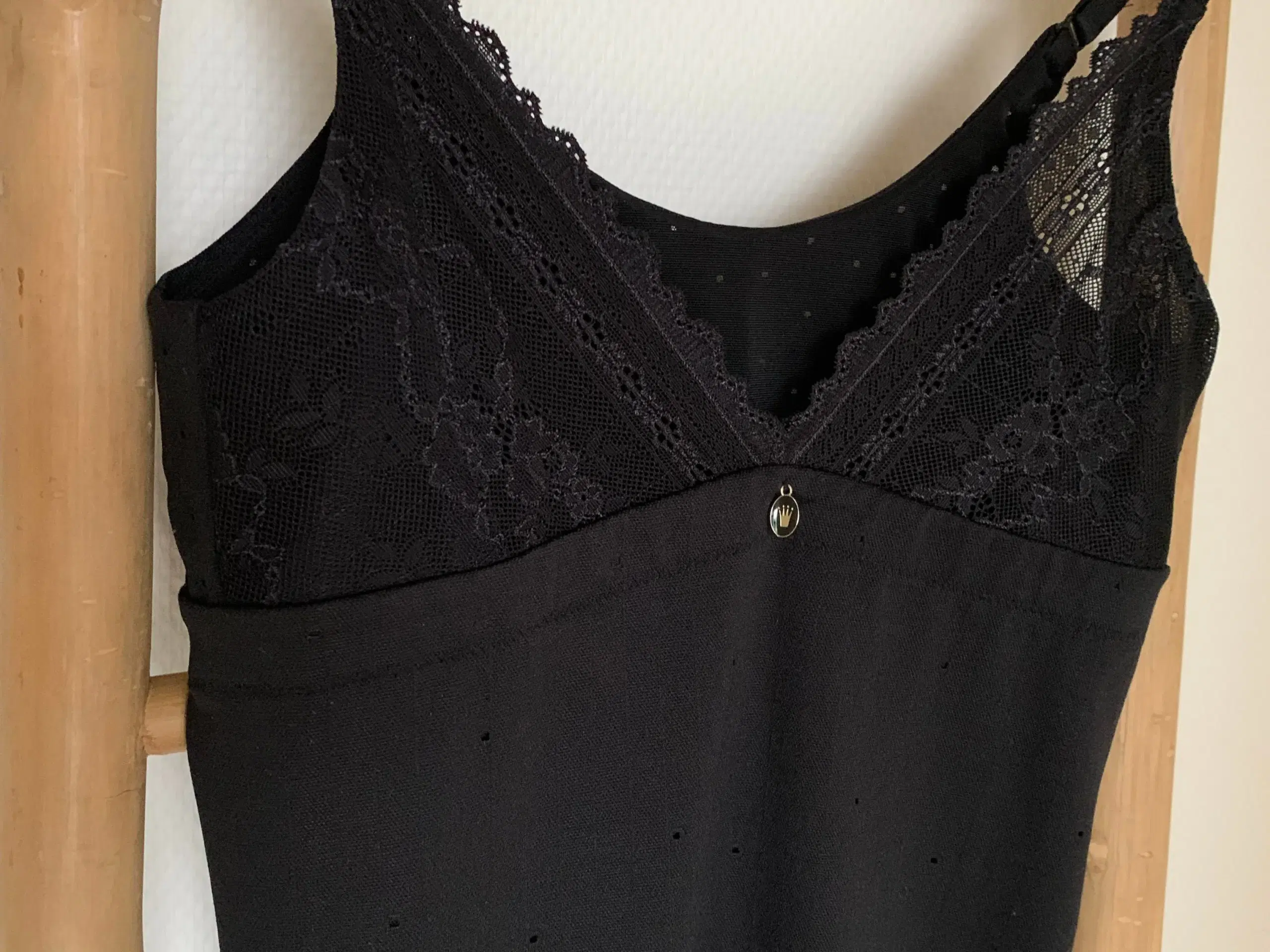 Triumph shapewear kjole str 40 - NY!