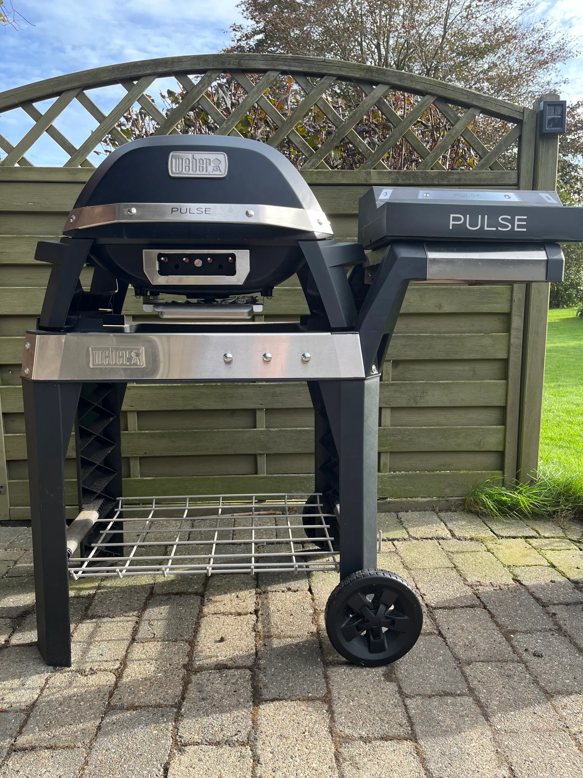 Grill - Weber Pulse 2000