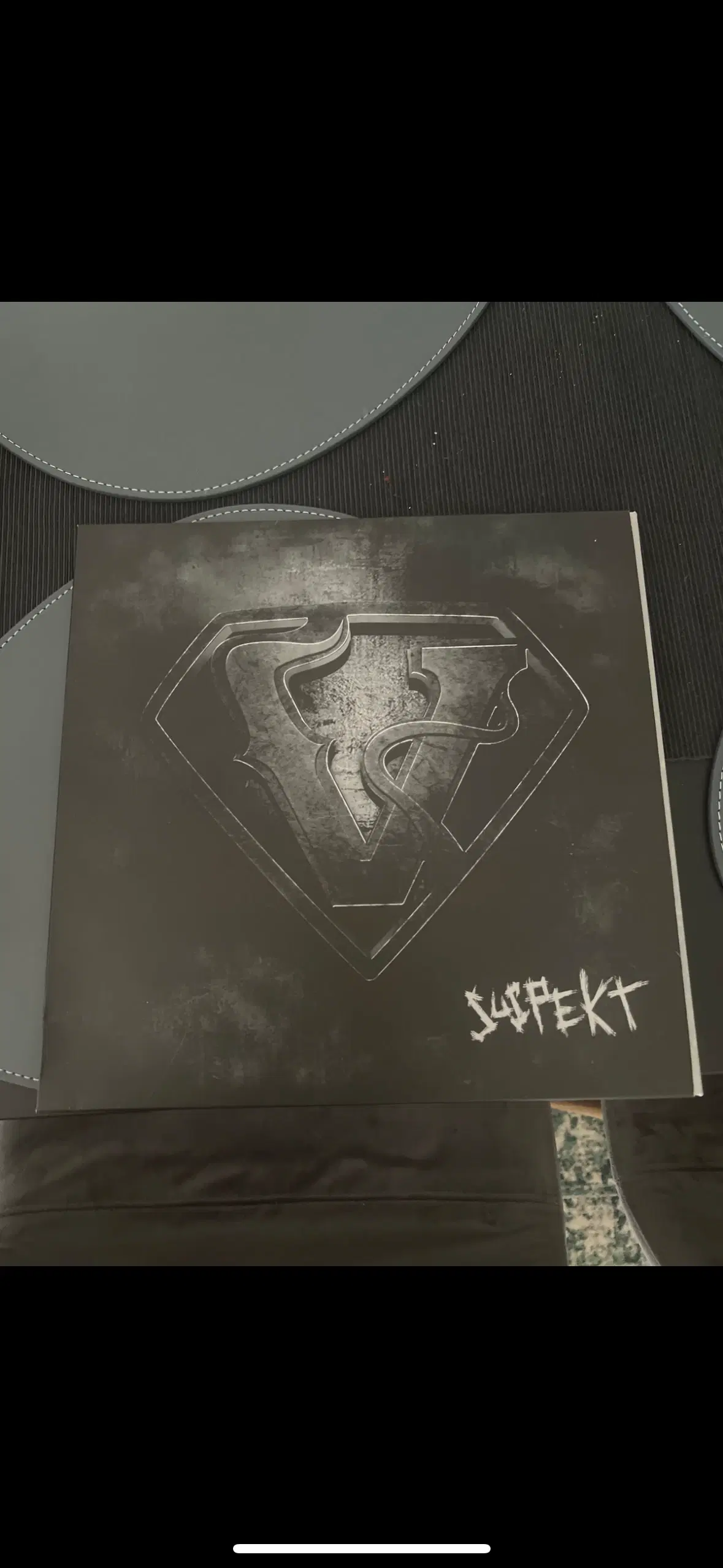 Suspekt - V