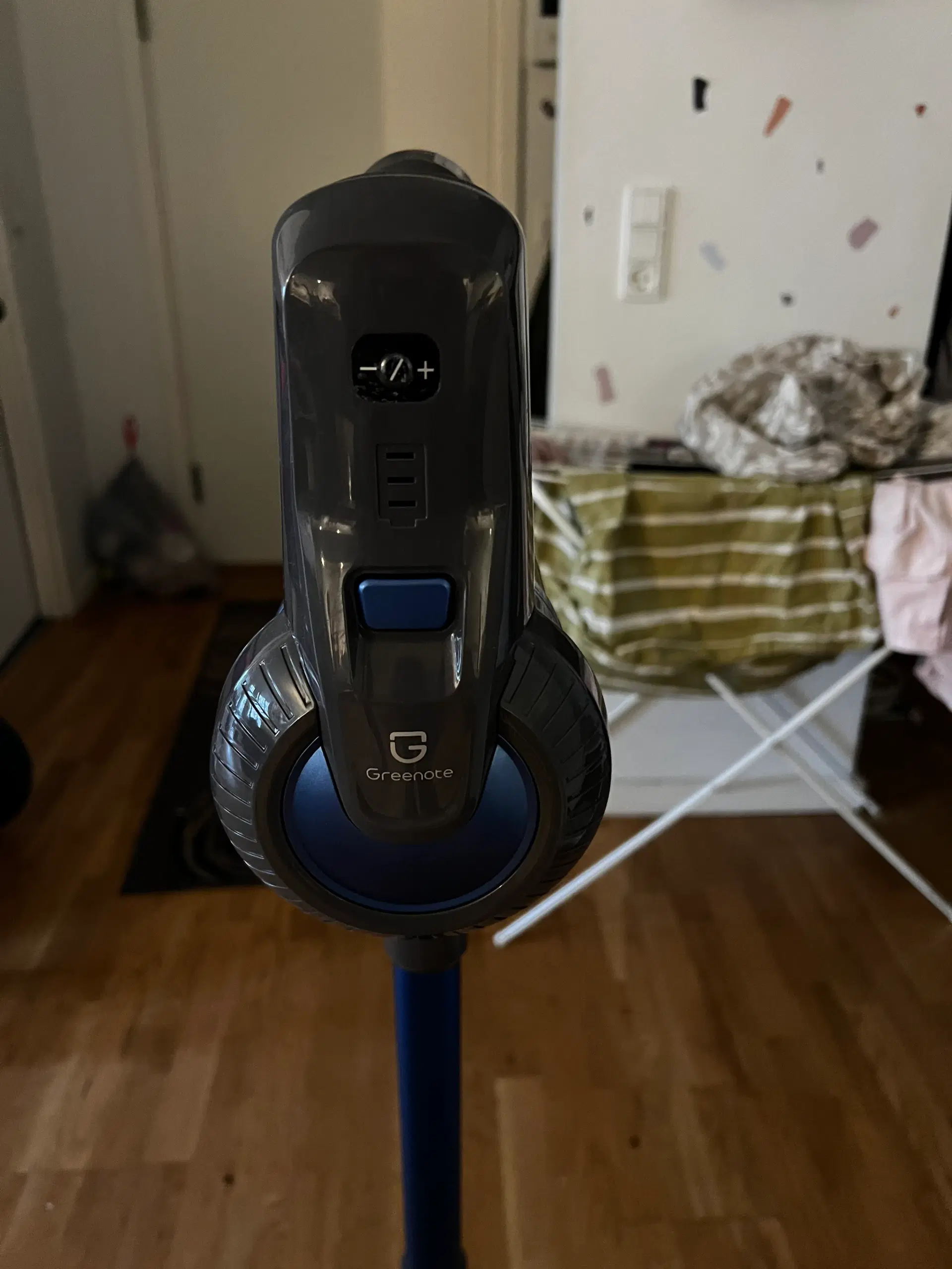 Cordless vacuum cleaner