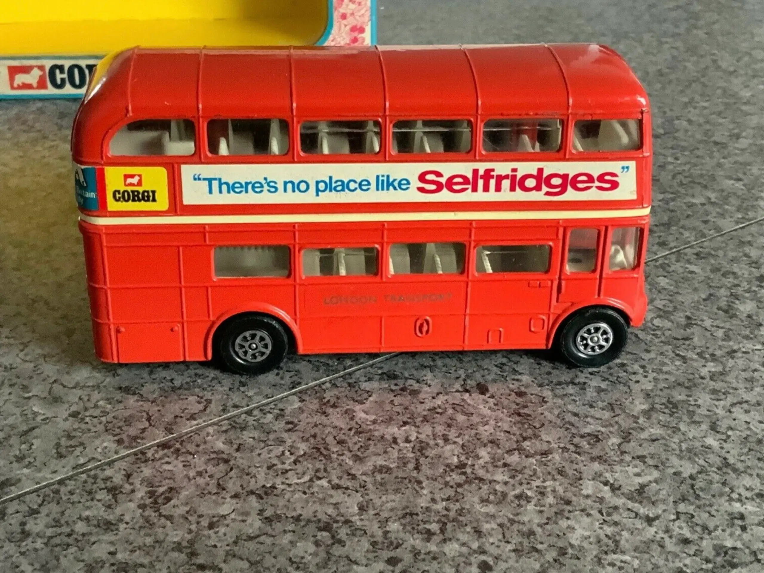 Corgi Toys 467 London Routemaster Bus “Selfridges”