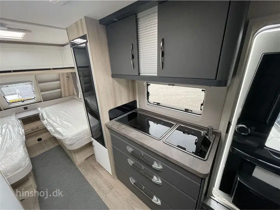 2024 - Hobby De Luxe 495 UL   Hobby 495 UL med enkelsenge fra Hinshøj Caravan A/S