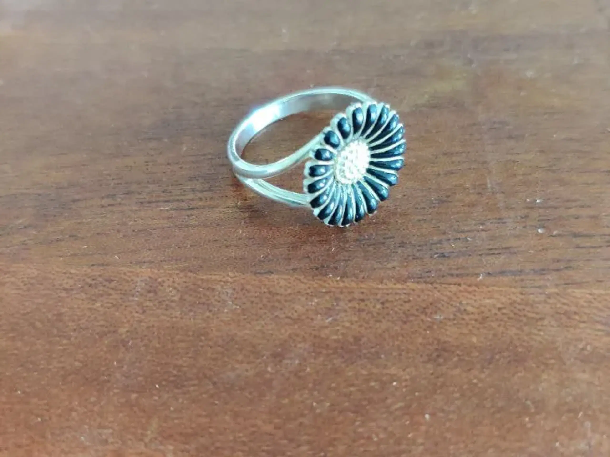 Kranz-Ziegler Marguerit ring