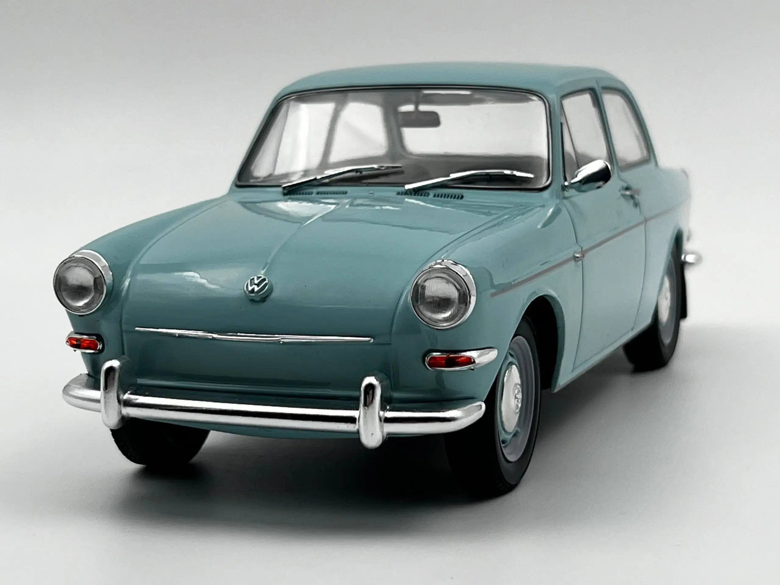 1963 VW 1500 S Type 3 1:18